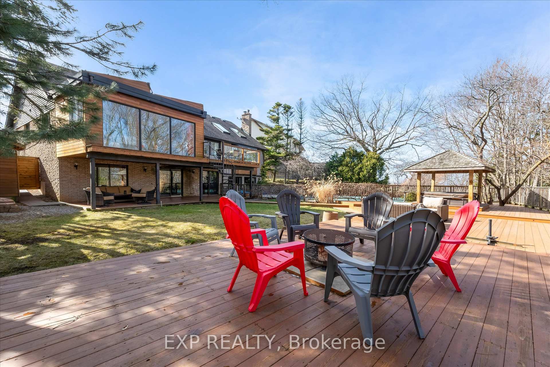 Photo 1 of 39 Hilts Drive, Hamilton, Stoney Creek — HOMEH