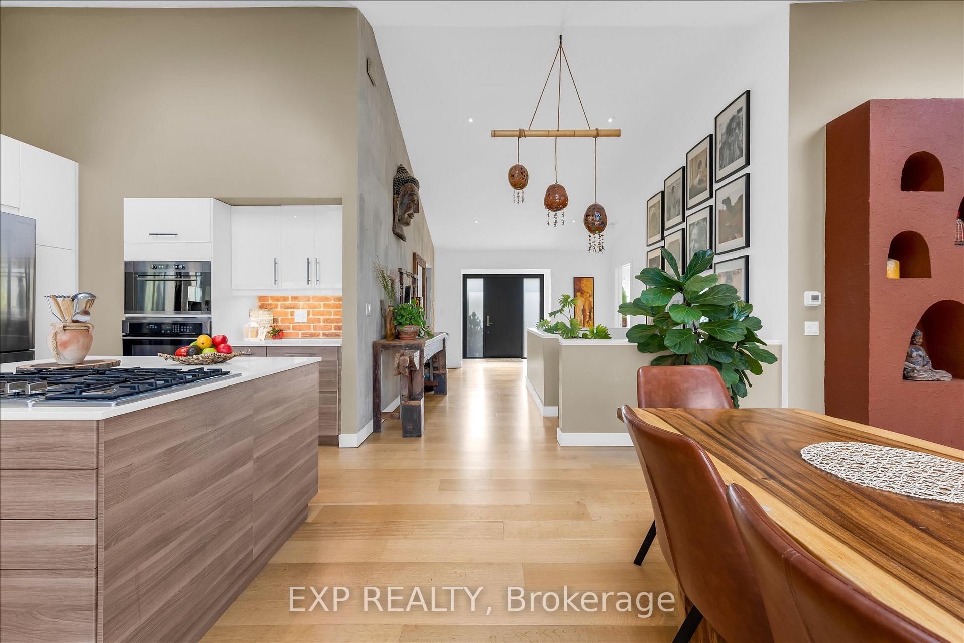 Photo 2 of 39 Hilts Drive, Hamilton, Stoney Creek — HOMEH