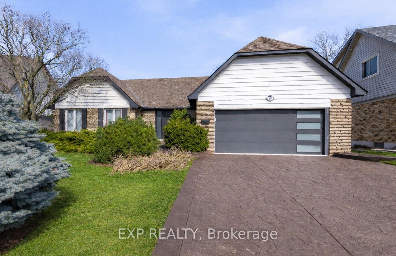 Photo 3 of 39 Hilts Drive, Hamilton, Stoney Creek — HOMEH