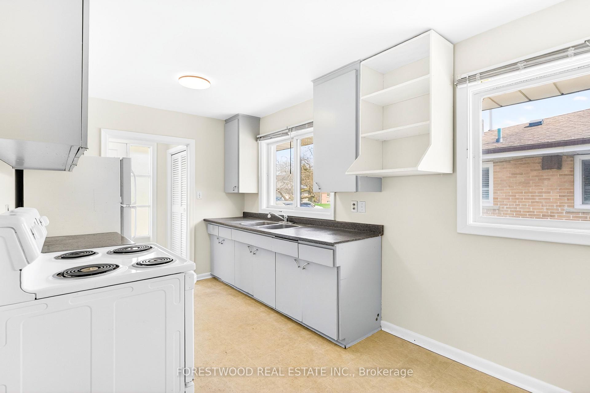 Photo 6 of 22 Lormar Drive, Etobicoke, Islington-City Centre West — HOMEH