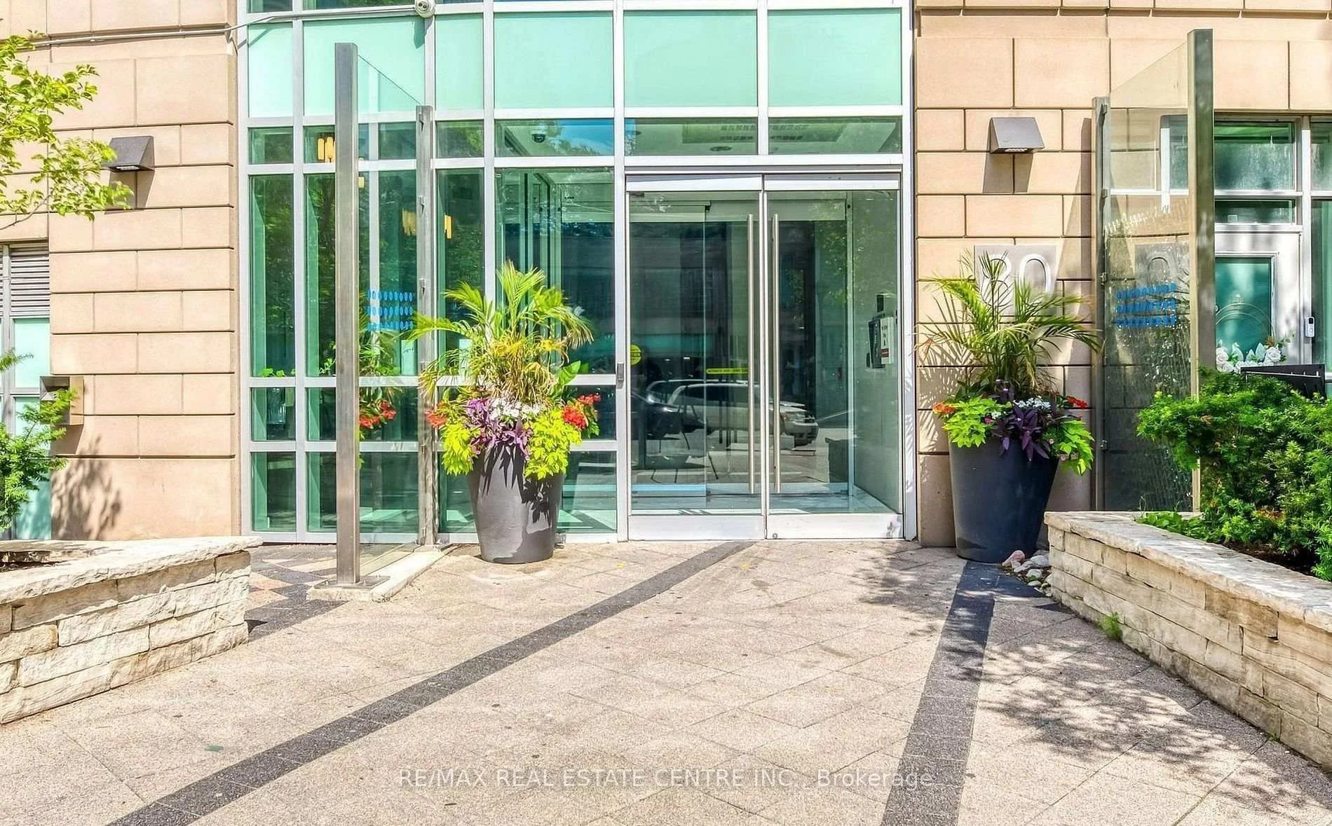 Photo 4 of Unit 1202, 80 Absolute Avenue, Mississauga, City Centre — HOMEH