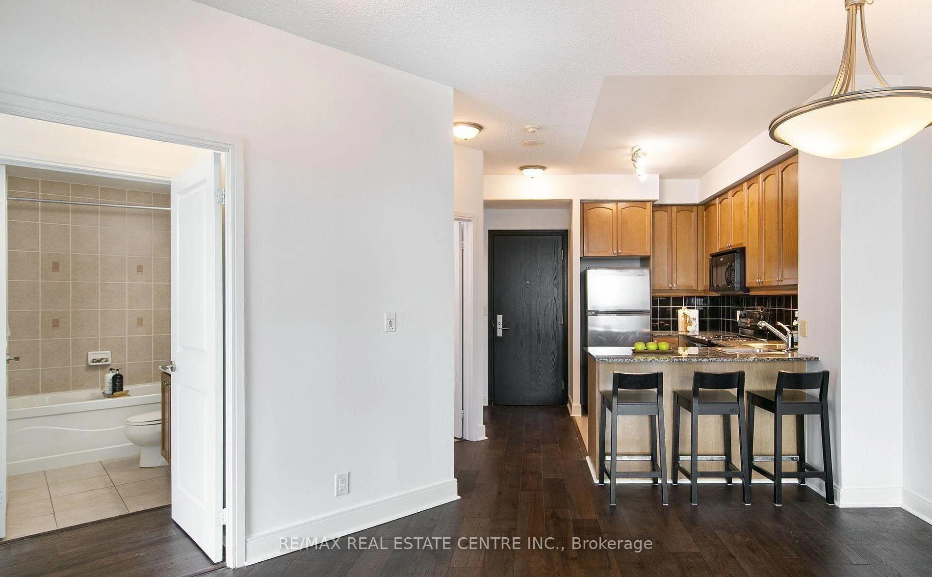 Photo 12 of Unit 1202, 80 Absolute Avenue, Mississauga, City Centre — HOMEH