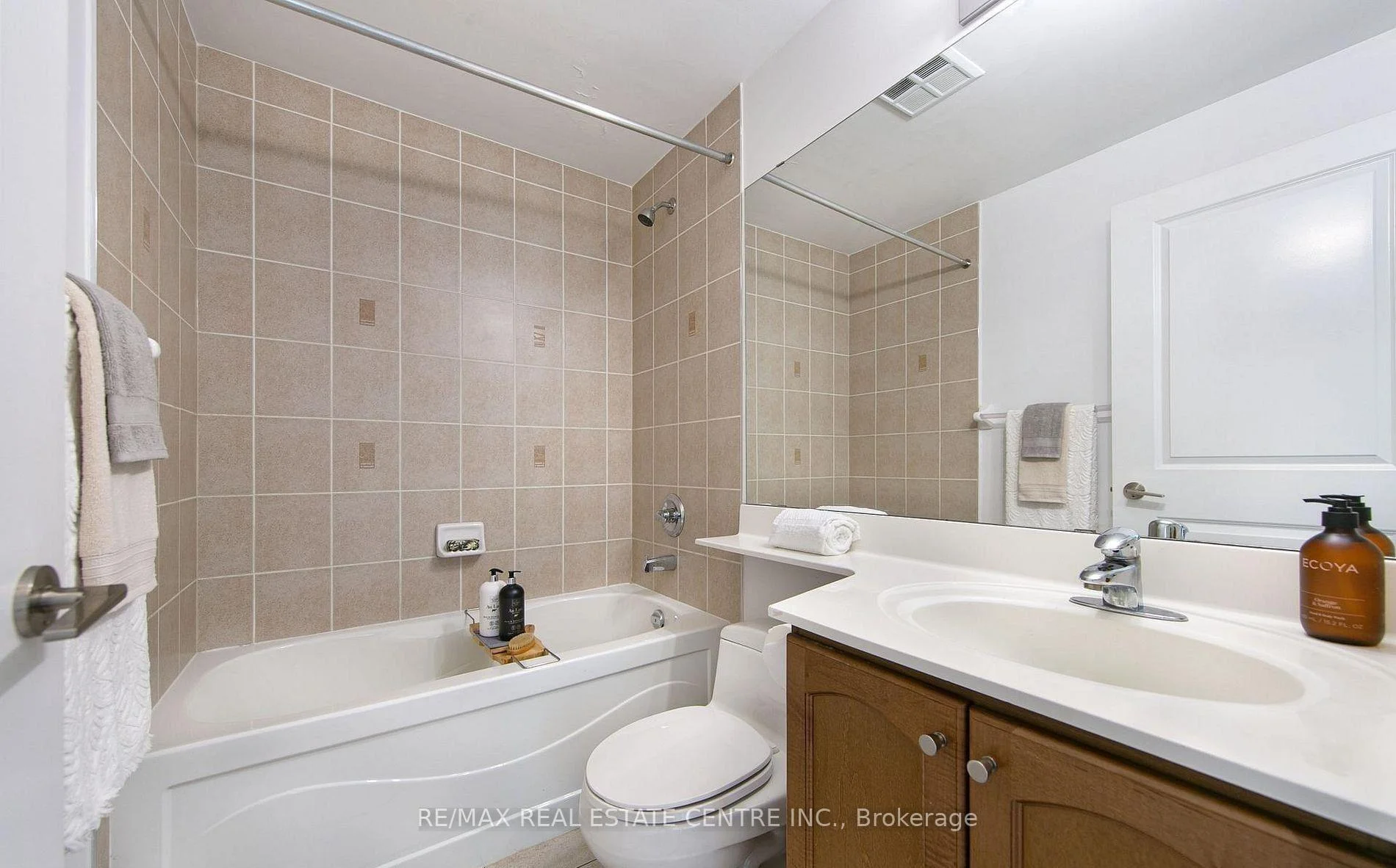 Photo 40 of Unit 1202, 80 Absolute Avenue, Mississauga, City Centre — HOMEH