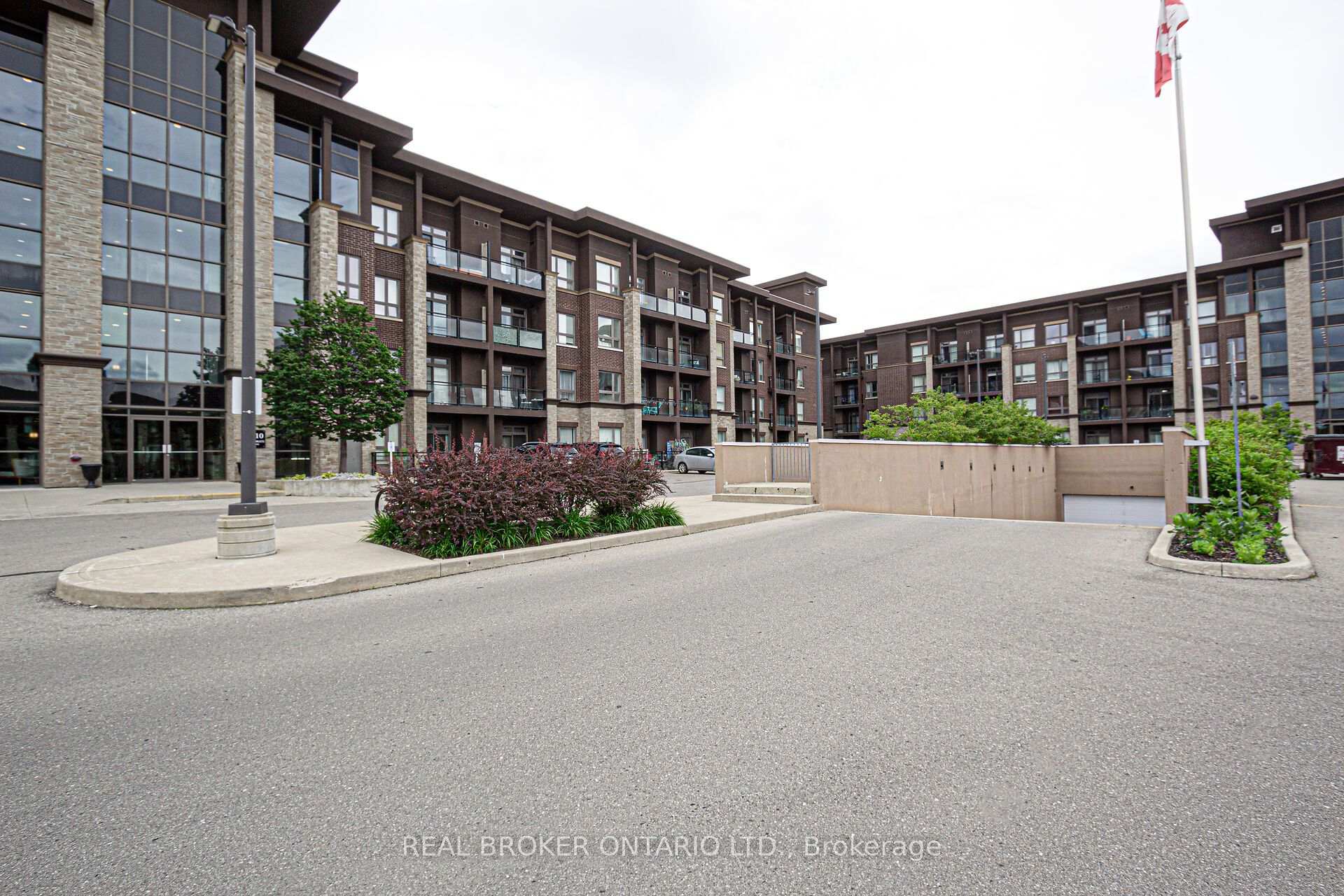 Photo 4 of Unit 407, 5010 Corporate Drive, Burlington, Uptown — HOMEH