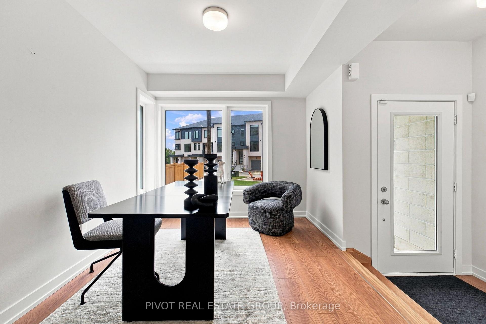 Photo 4 of 11 Pluto Way, Whitby, Brooklin — HOMEH