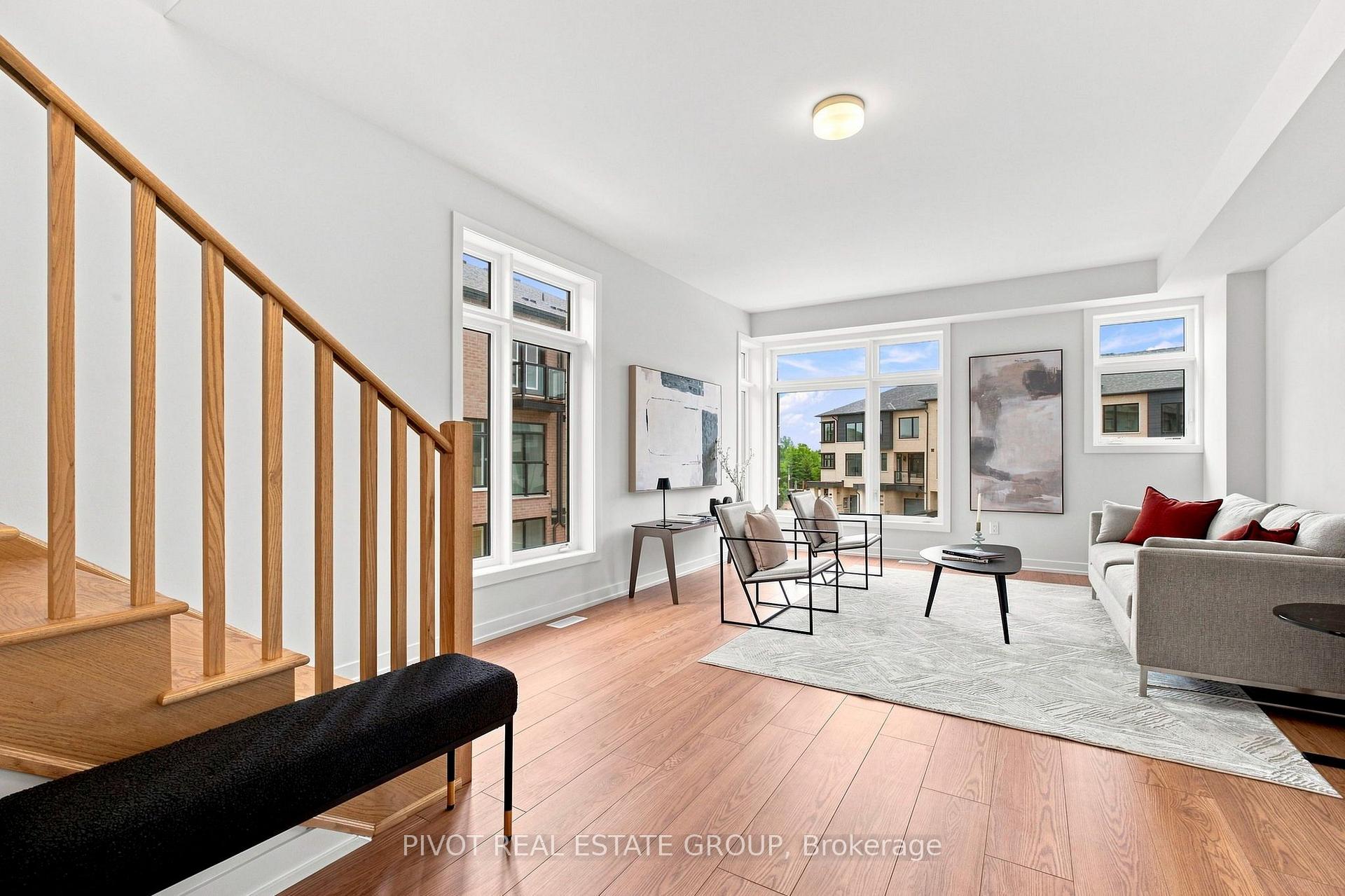 Photo 5 of 11 Pluto Way, Whitby, Brooklin — HOMEH