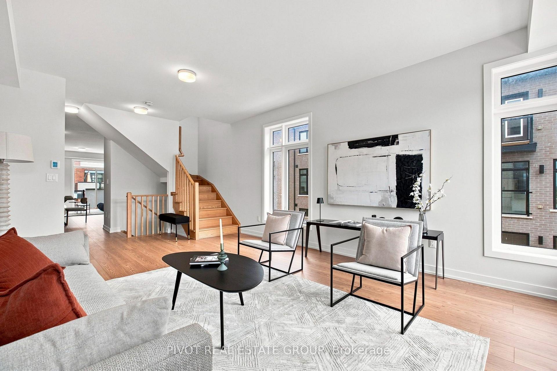 Photo 6 of 11 Pluto Way, Whitby, Brooklin — HOMEH