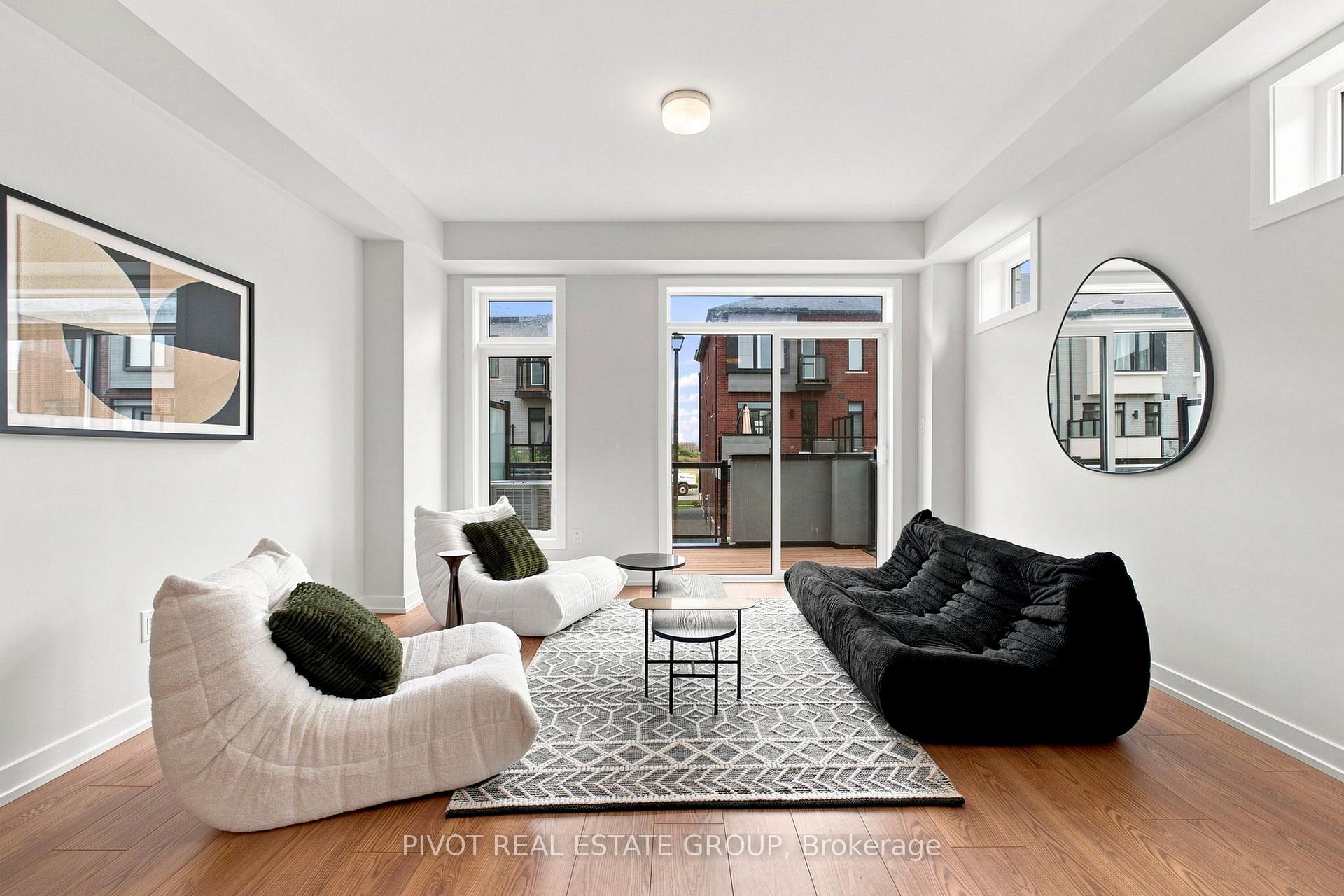 Photo 10 of 11 Pluto Way, Whitby, Brooklin — HOMEH
