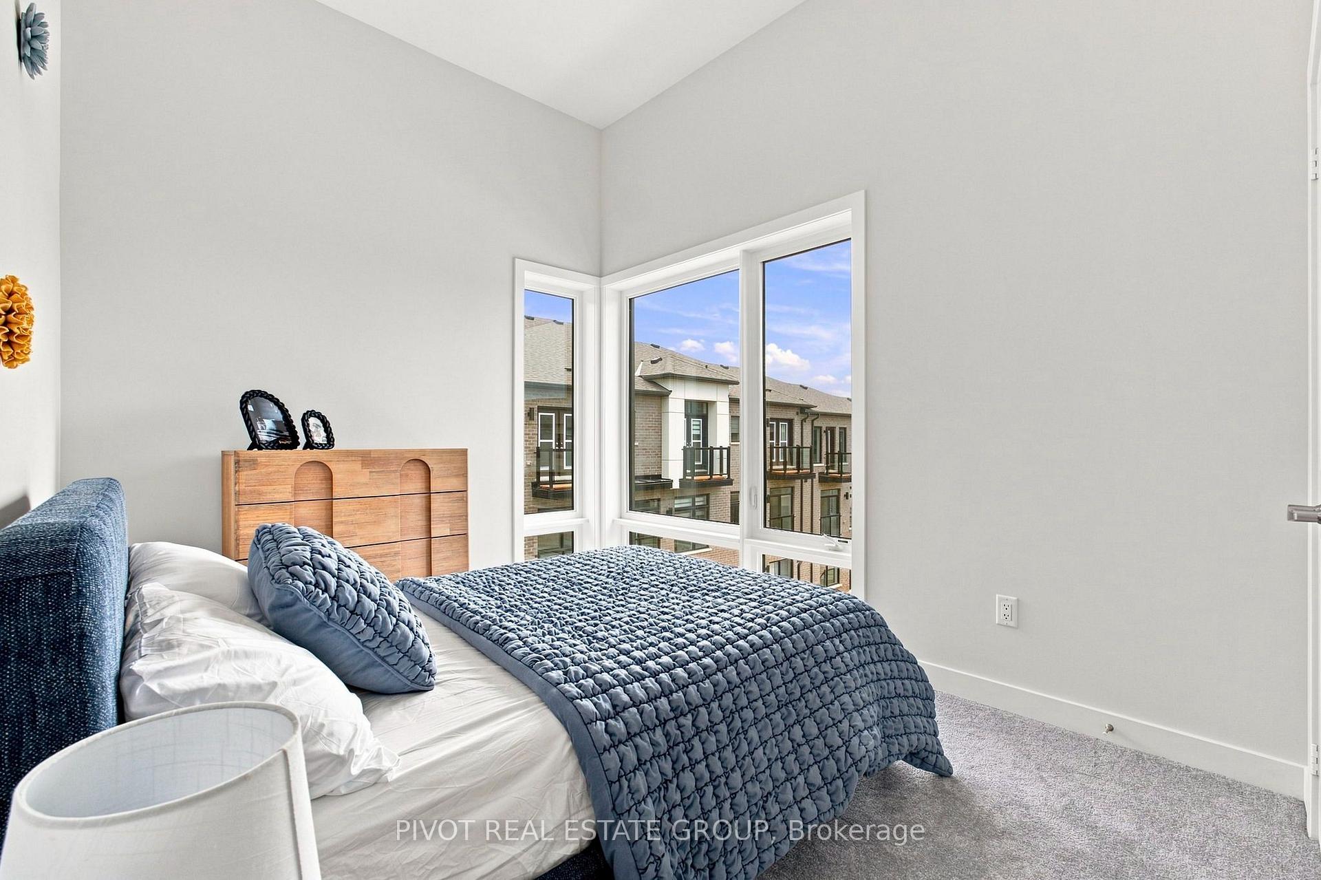 Photo 13 of 11 Pluto Way, Whitby, Brooklin — HOMEH