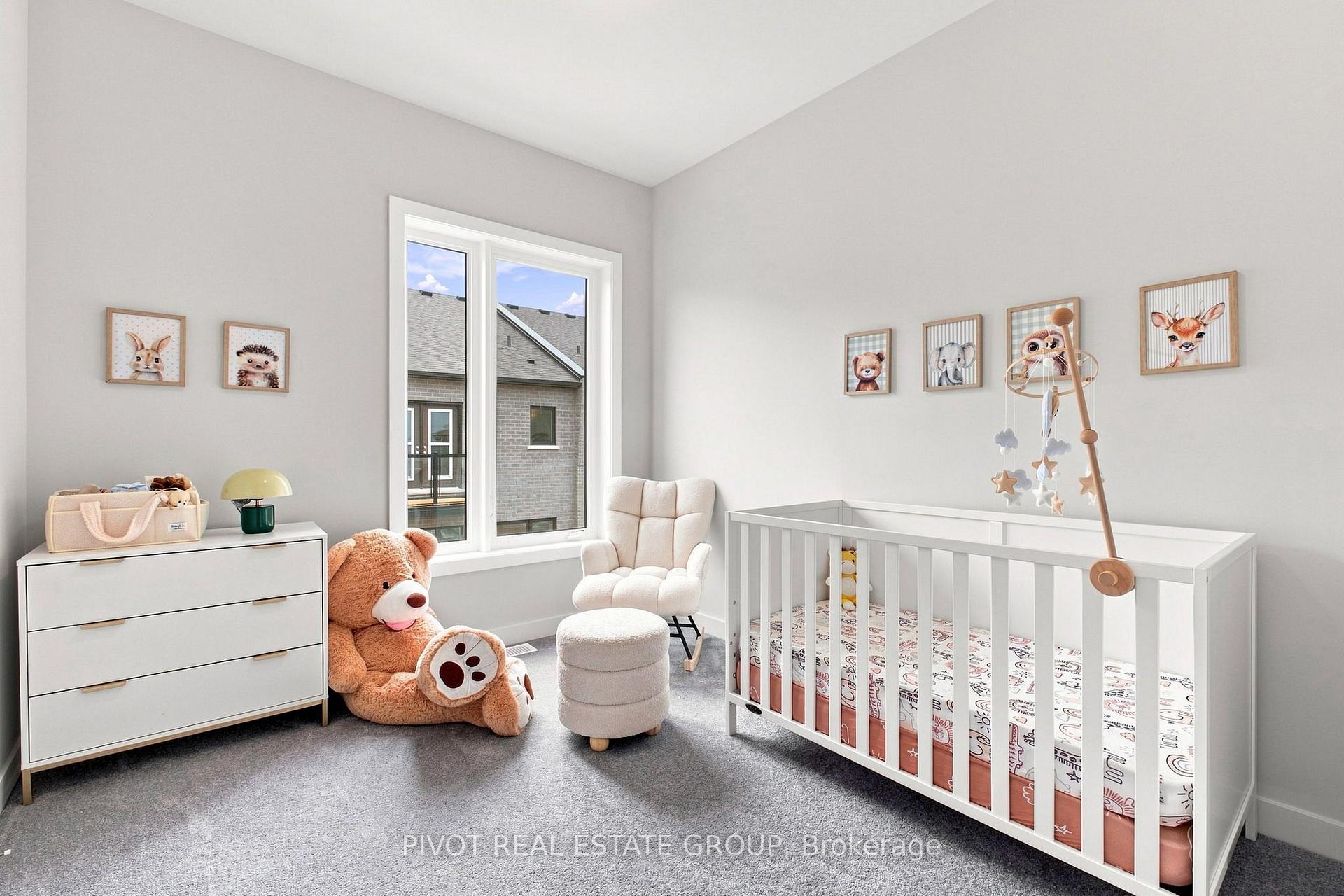 Photo 14 of 11 Pluto Way, Whitby, Brooklin — HOMEH