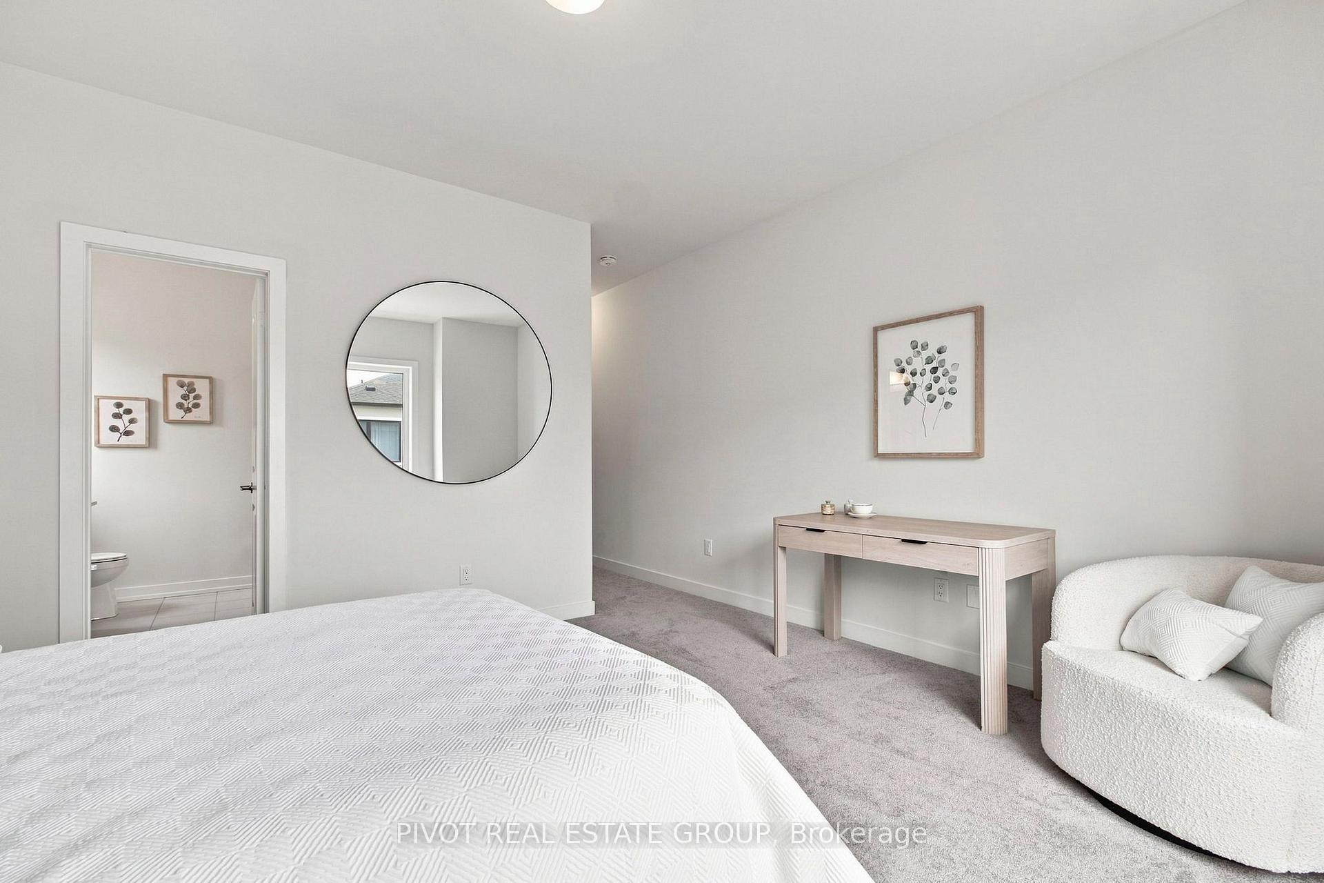 Photo 17 of 11 Pluto Way, Whitby, Brooklin — HOMEH