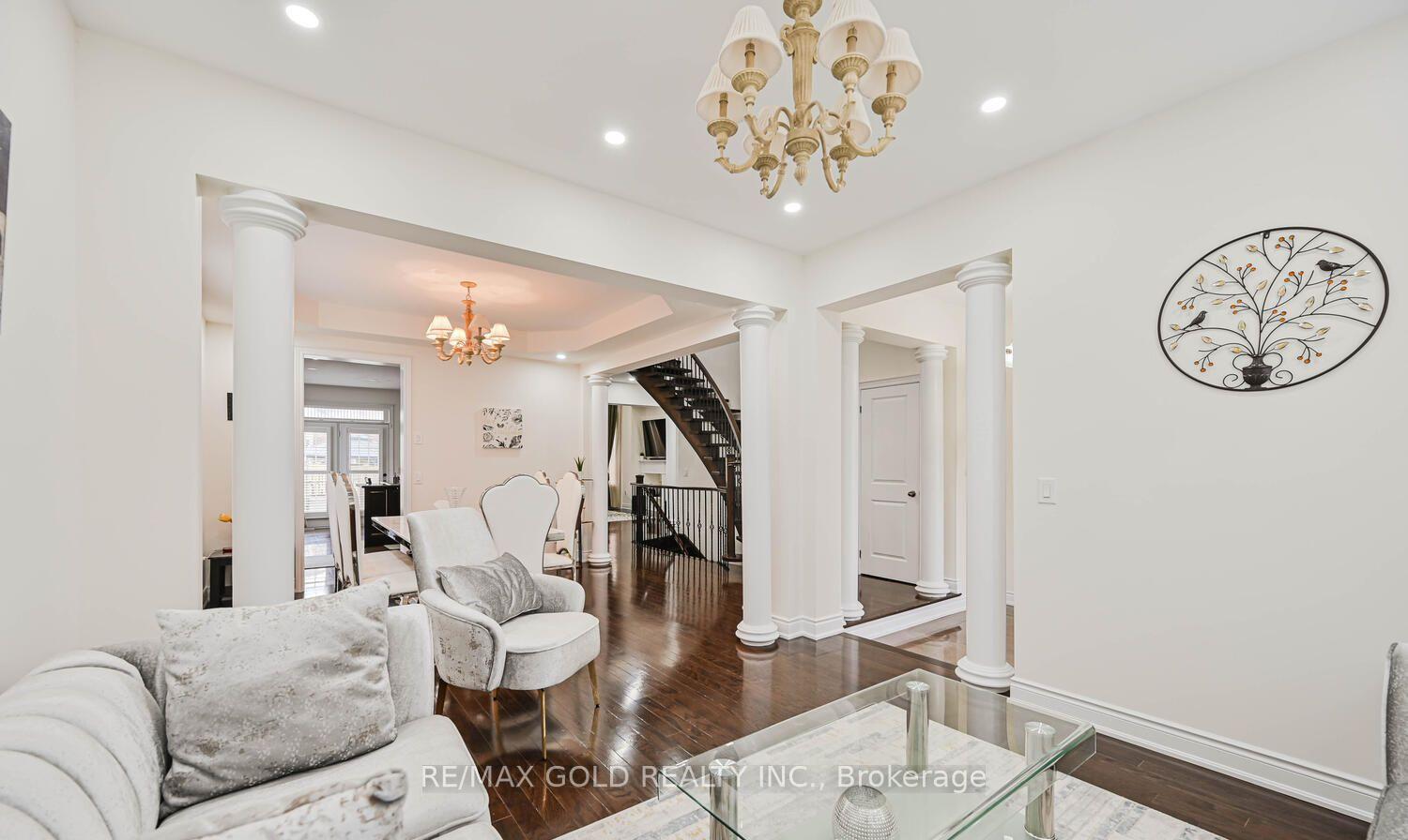 Photo 9 of 37 Scotchmere Crescent, Brampton, Bram East — HOMEH