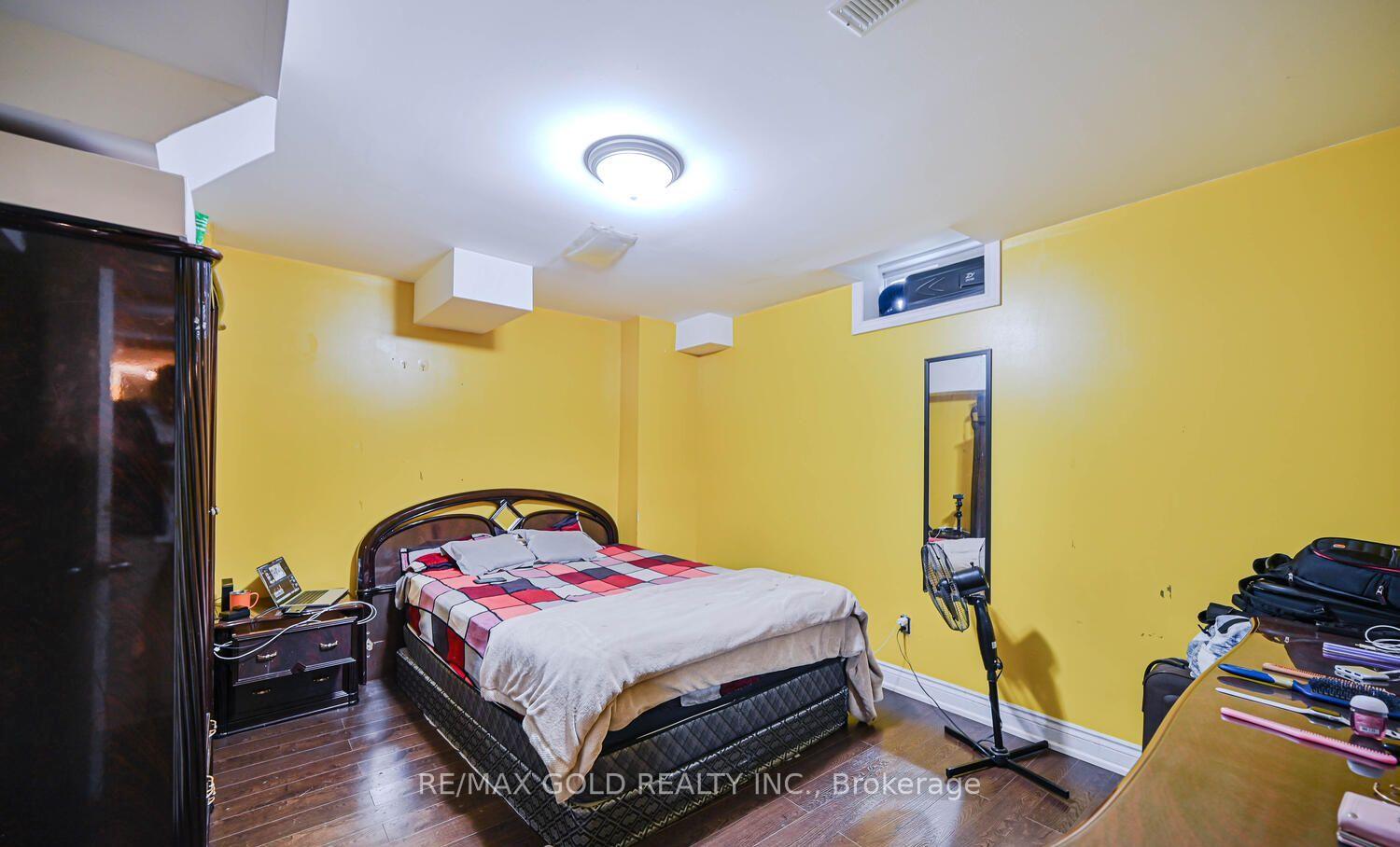Photo 35 of 37 Scotchmere Crescent, Brampton, Bram East — HOMEH