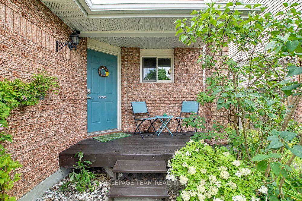 Photo 2 of 50 Burlington Crescent, Ottawa, Hunt Club Park/Greenboro — HOMEH