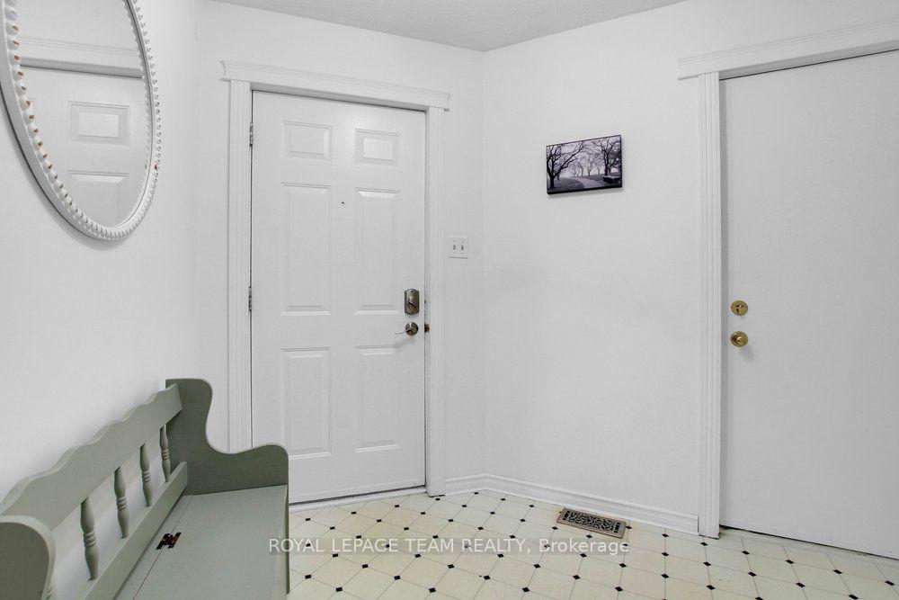 Photo 3 of 50 Burlington Crescent, Ottawa, Hunt Club Park/Greenboro — HOMEH