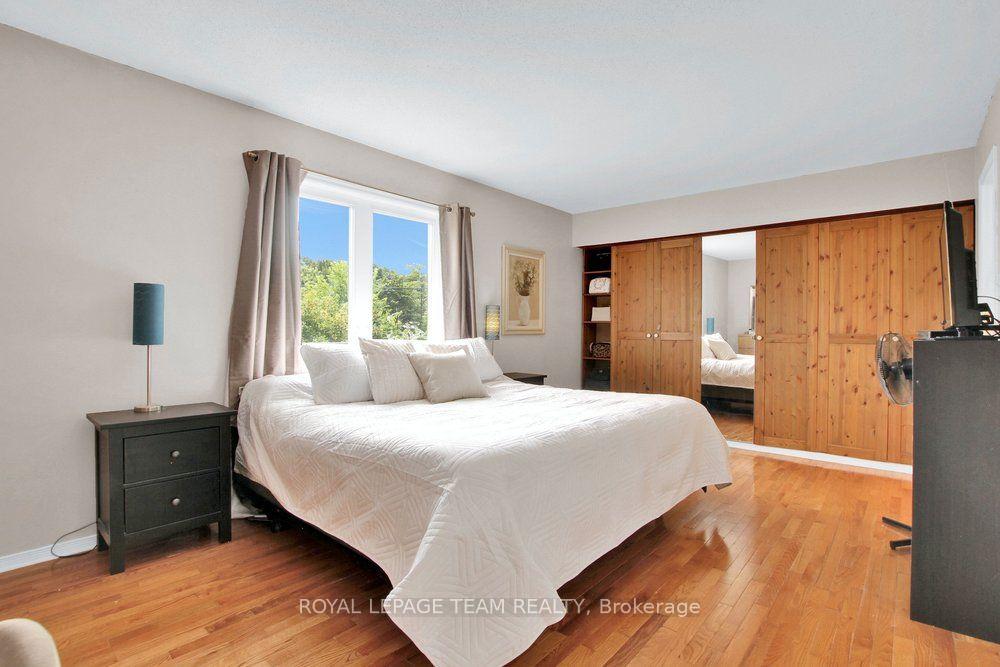 Photo 23 of 50 Burlington Crescent, Ottawa, Hunt Club Park/Greenboro — HOMEH