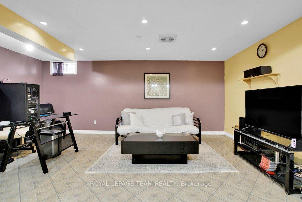 Photo 34 of 50 Burlington Crescent, Ottawa, Hunt Club Park/Greenboro — HOMEH