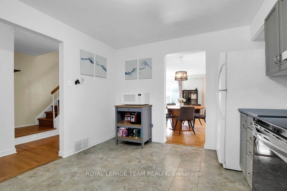 Photo 15 of 50 Burlington Crescent, Ottawa, Hunt Club Park/Greenboro — HOMEH