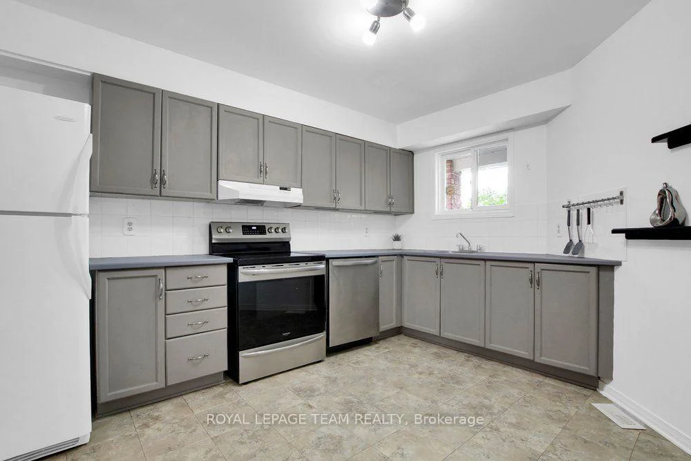 Photo 25 of 50 Burlington Crescent, Ottawa, Hunt Club Park/Greenboro — HOMEH