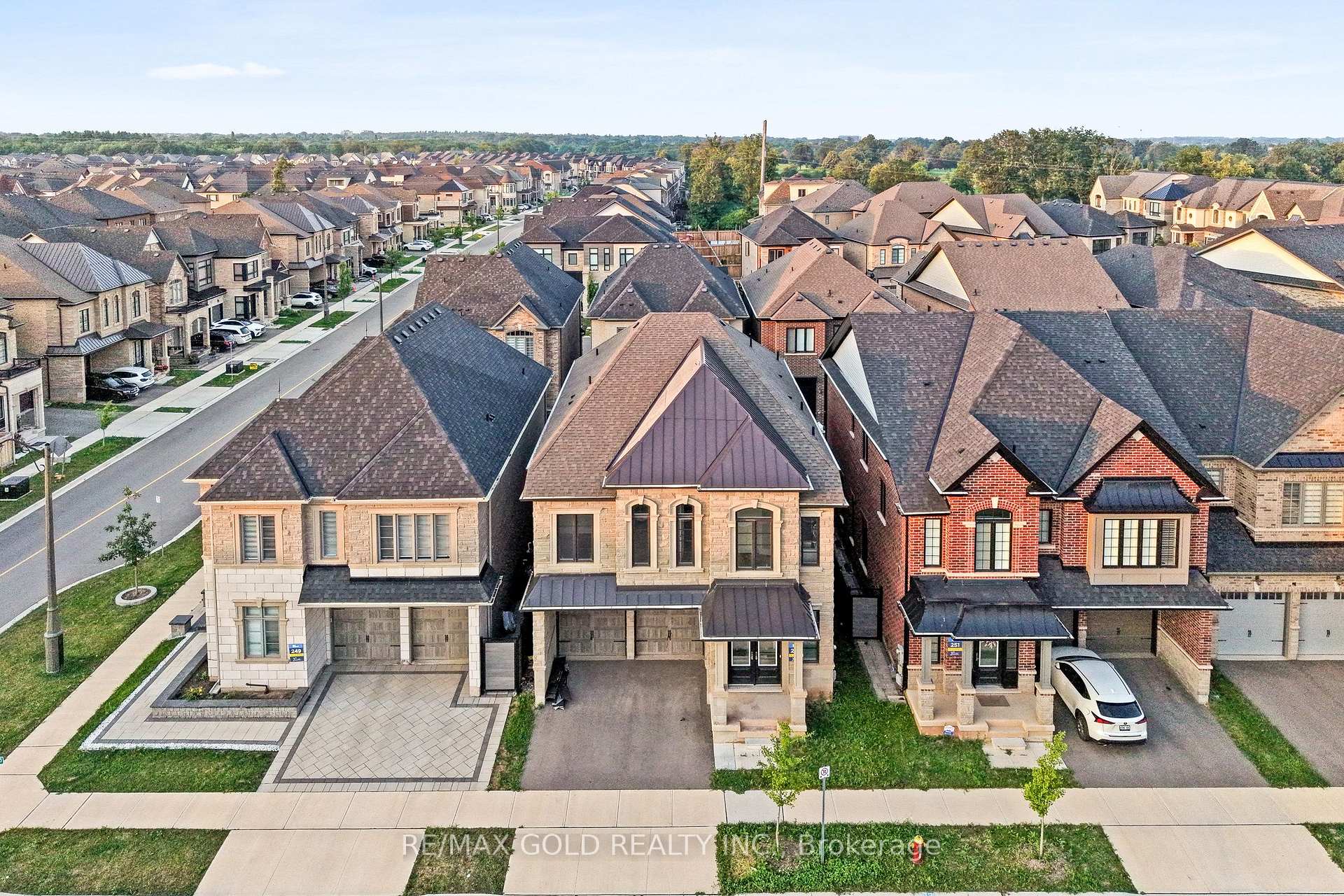 Photo 5 of 1199 Queens Plate Road E, Oakville, Glen Abbey — HOMEH