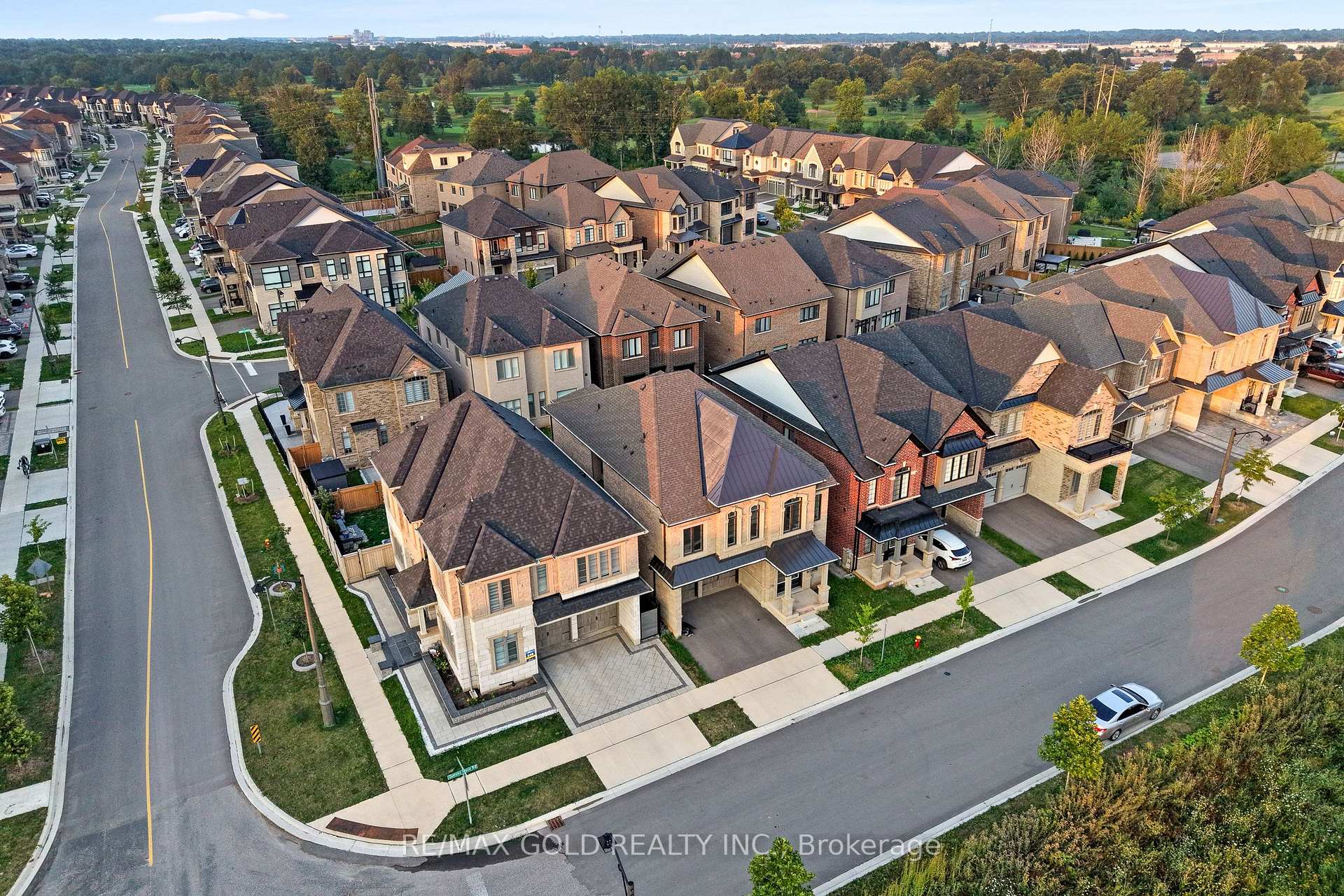 Photo 6 of 1199 Queens Plate Road E, Oakville, Glen Abbey — HOMEH