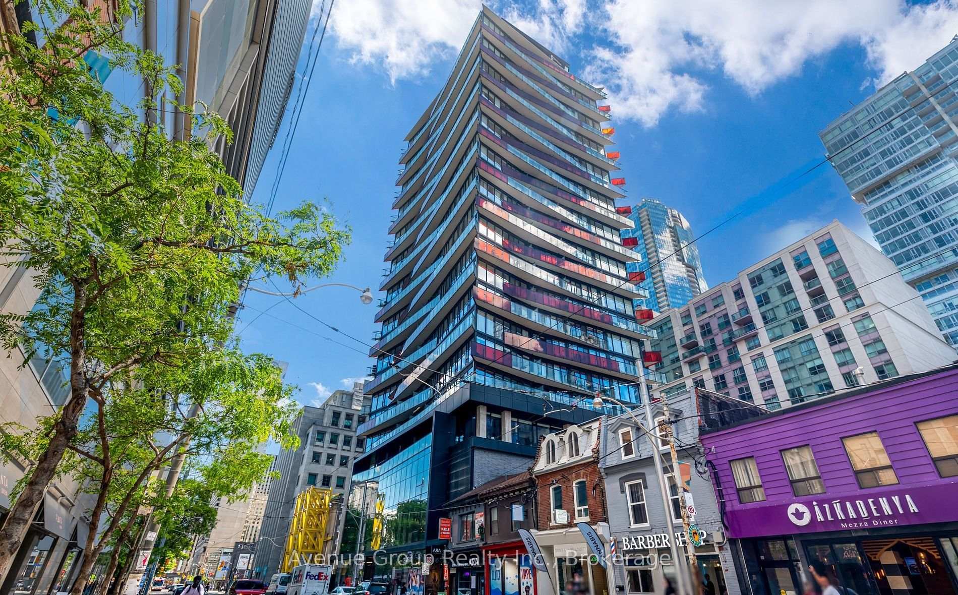Front of Unit 1407, 215 Queen Street W