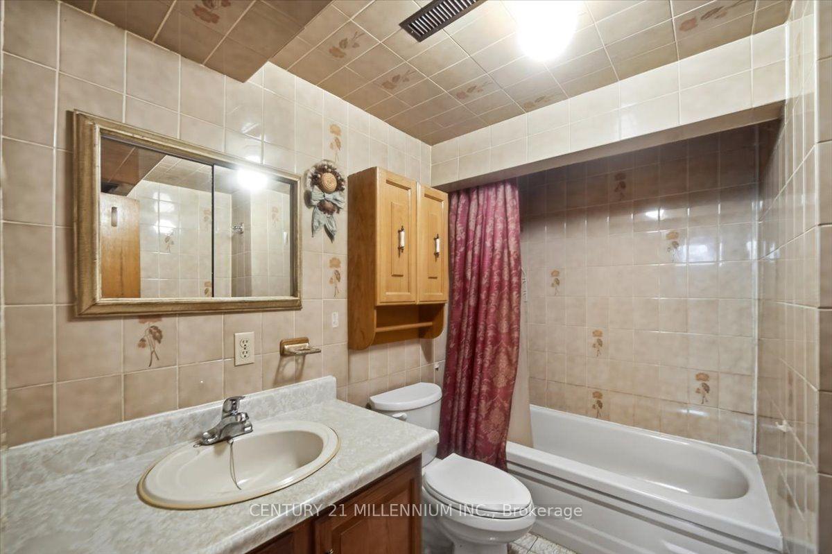 Photo 17 of 9 Cheryl Court, Brampton, Brampton North — HOMEH