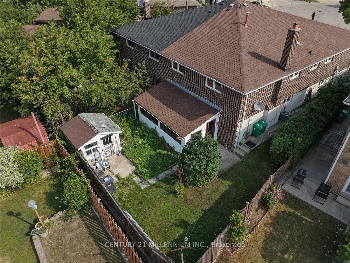 Photo 22 of 9 Cheryl Court, Brampton, Brampton North — HOMEH