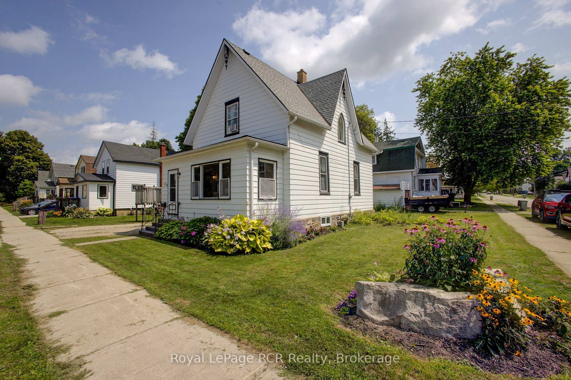 Photo 2 of 210 Davidson Avenue N, North Perth, Listowel — HOMEH