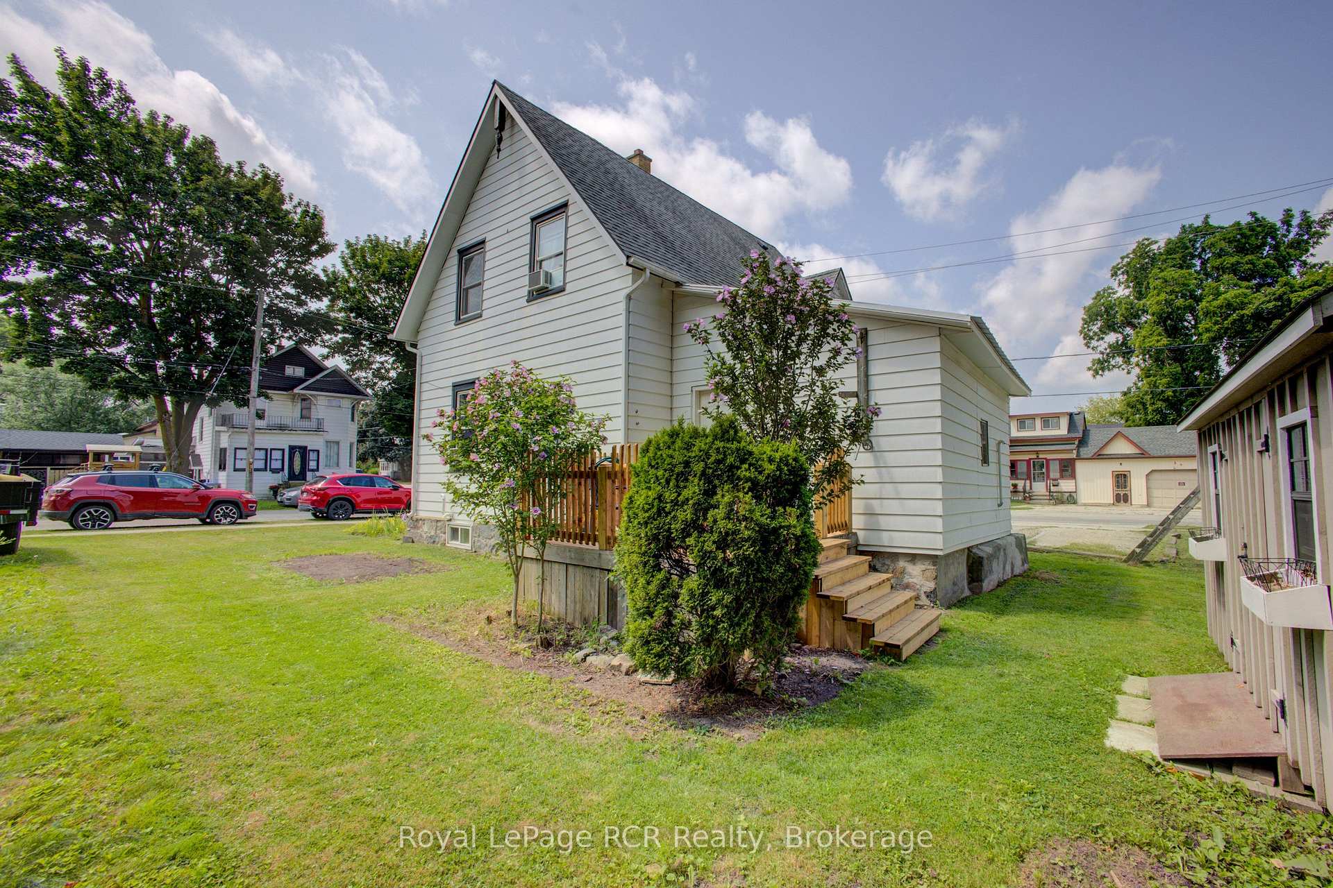 Photo 6 of 210 Davidson Avenue N, North Perth, Listowel — HOMEH