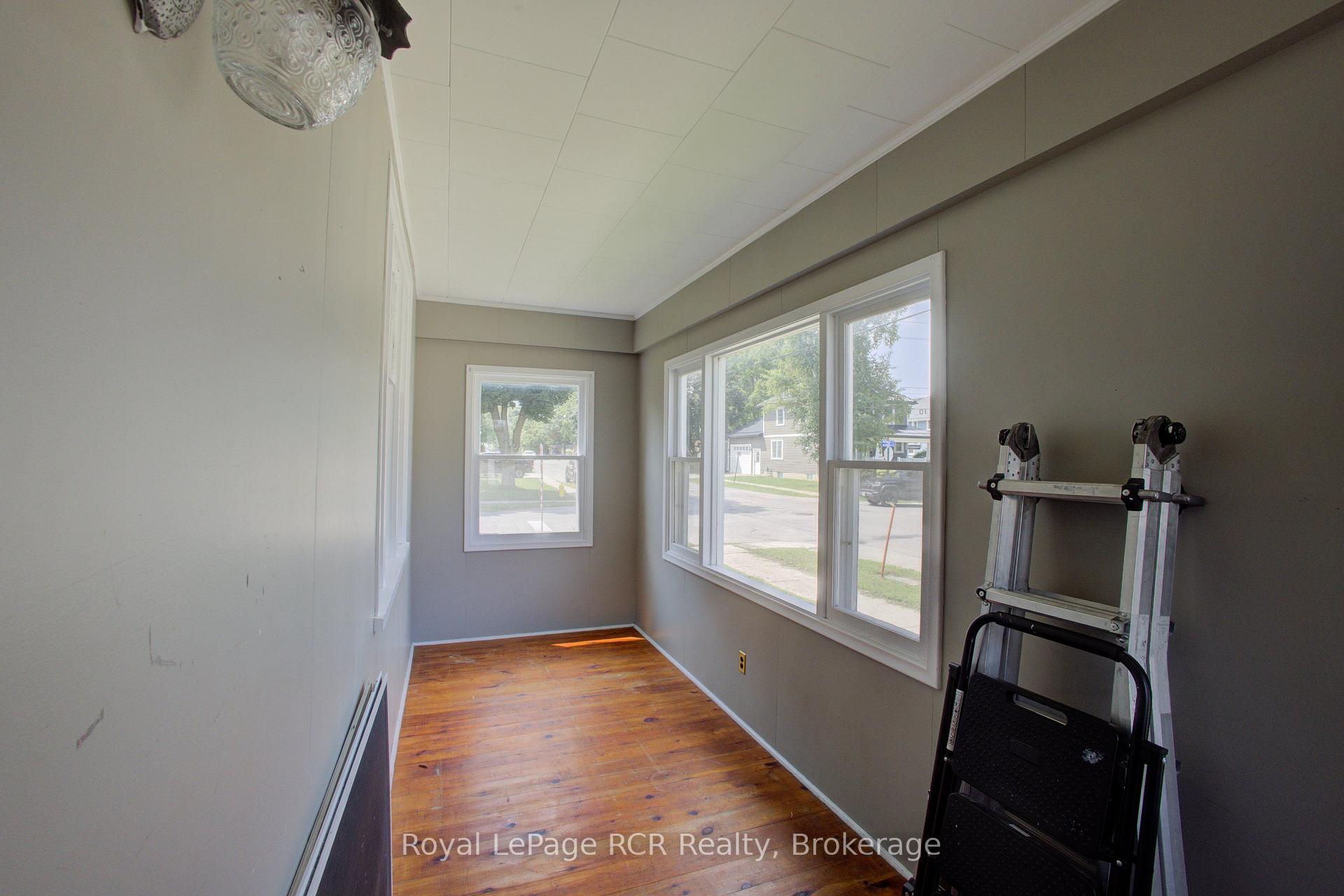 Photo 16 of 210 Davidson Avenue N, North Perth, Listowel — HOMEH