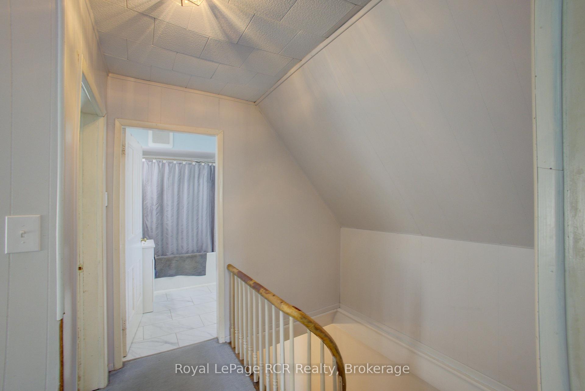 Photo 18 of 210 Davidson Avenue N, North Perth, Listowel — HOMEH