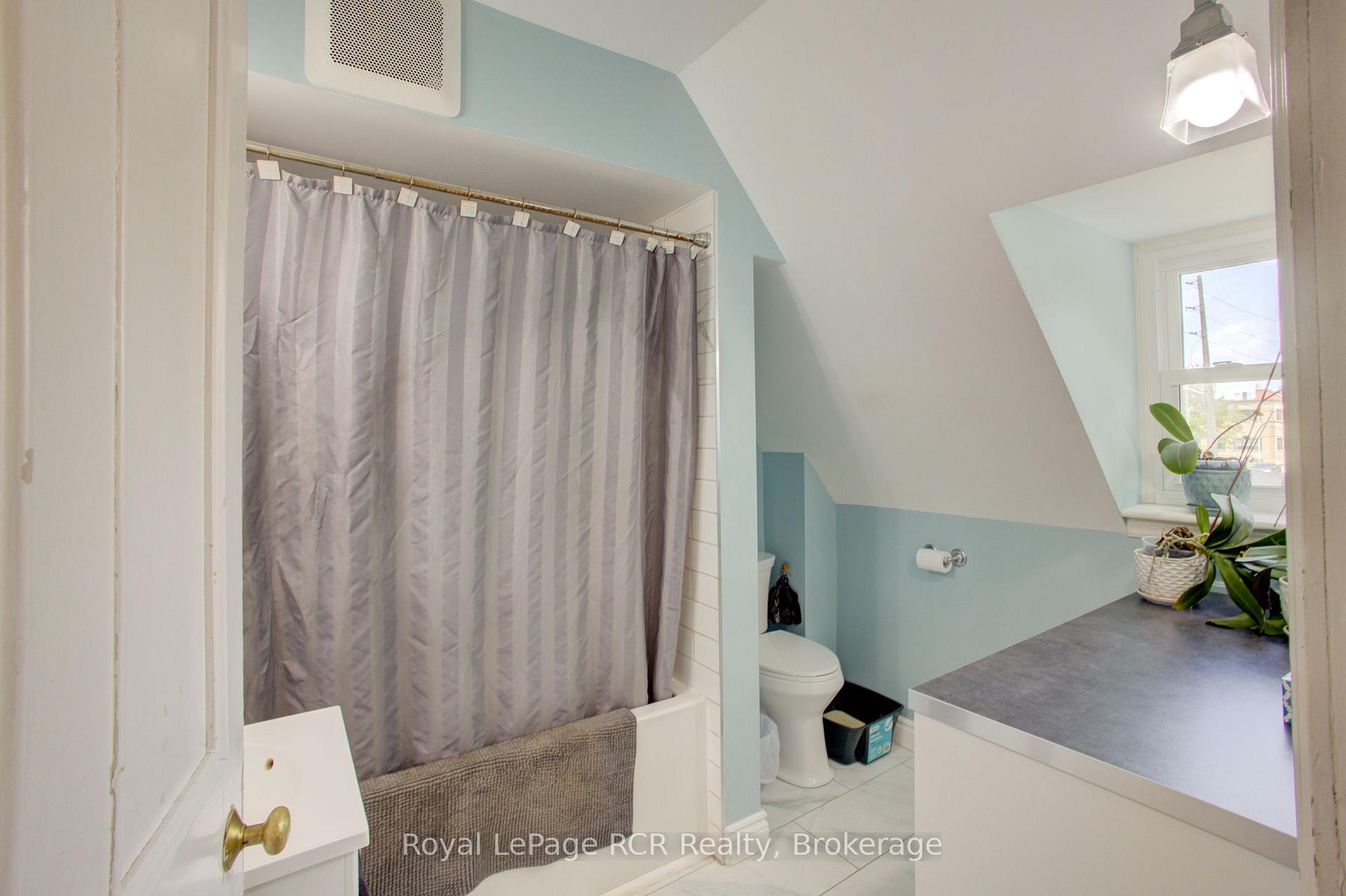 Photo 24 of 210 Davidson Avenue N, North Perth, Listowel — HOMEH