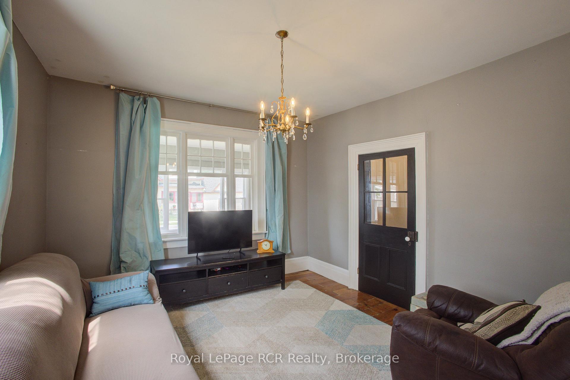 Photo 27 of 210 Davidson Avenue N, North Perth, Listowel — HOMEH