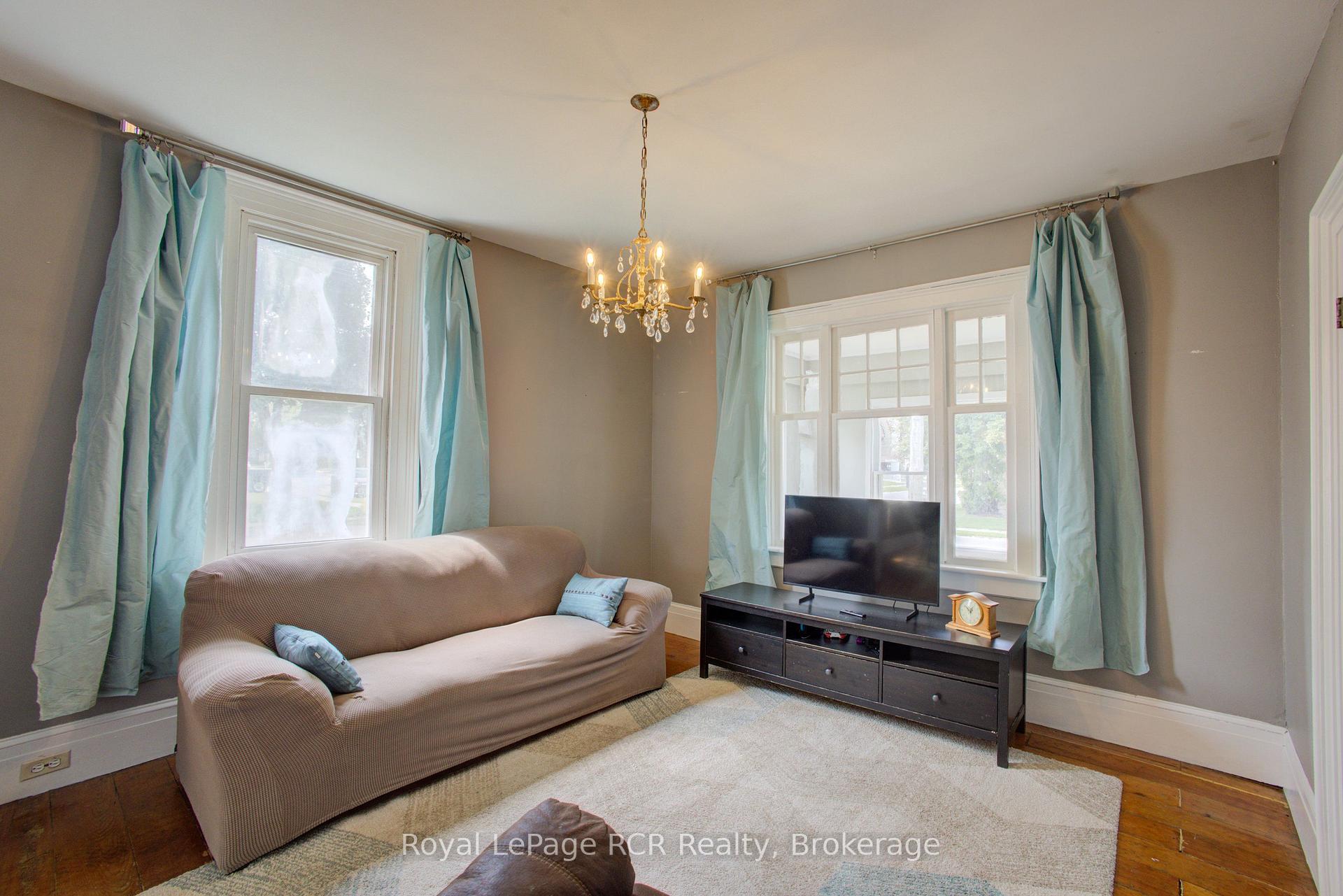 Photo 28 of 210 Davidson Avenue N, North Perth, Listowel — HOMEH