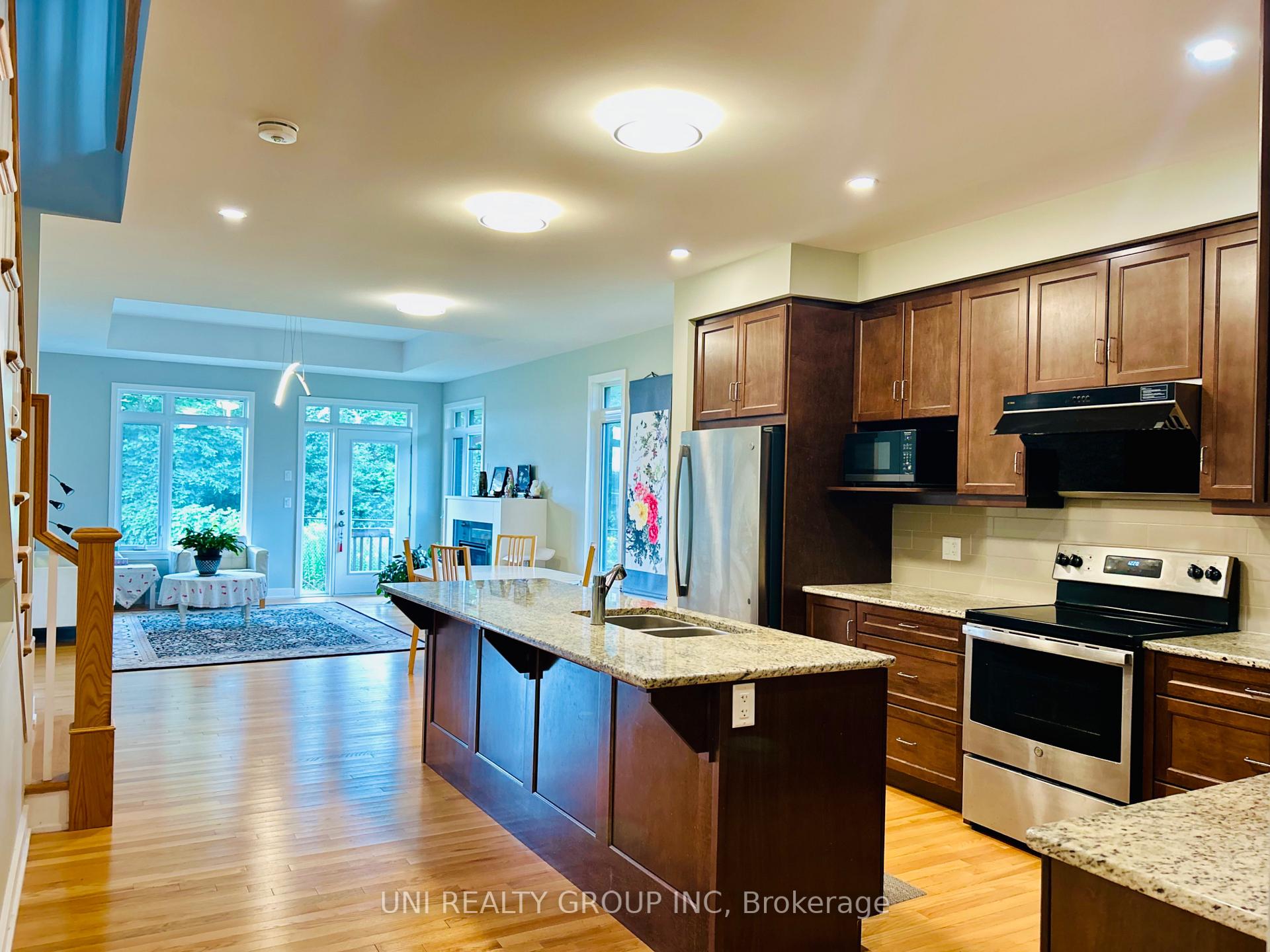 Photo 8 of 70 Stanhope Court, Ottawa, Barrhaven - Stonebridge — HOMEH