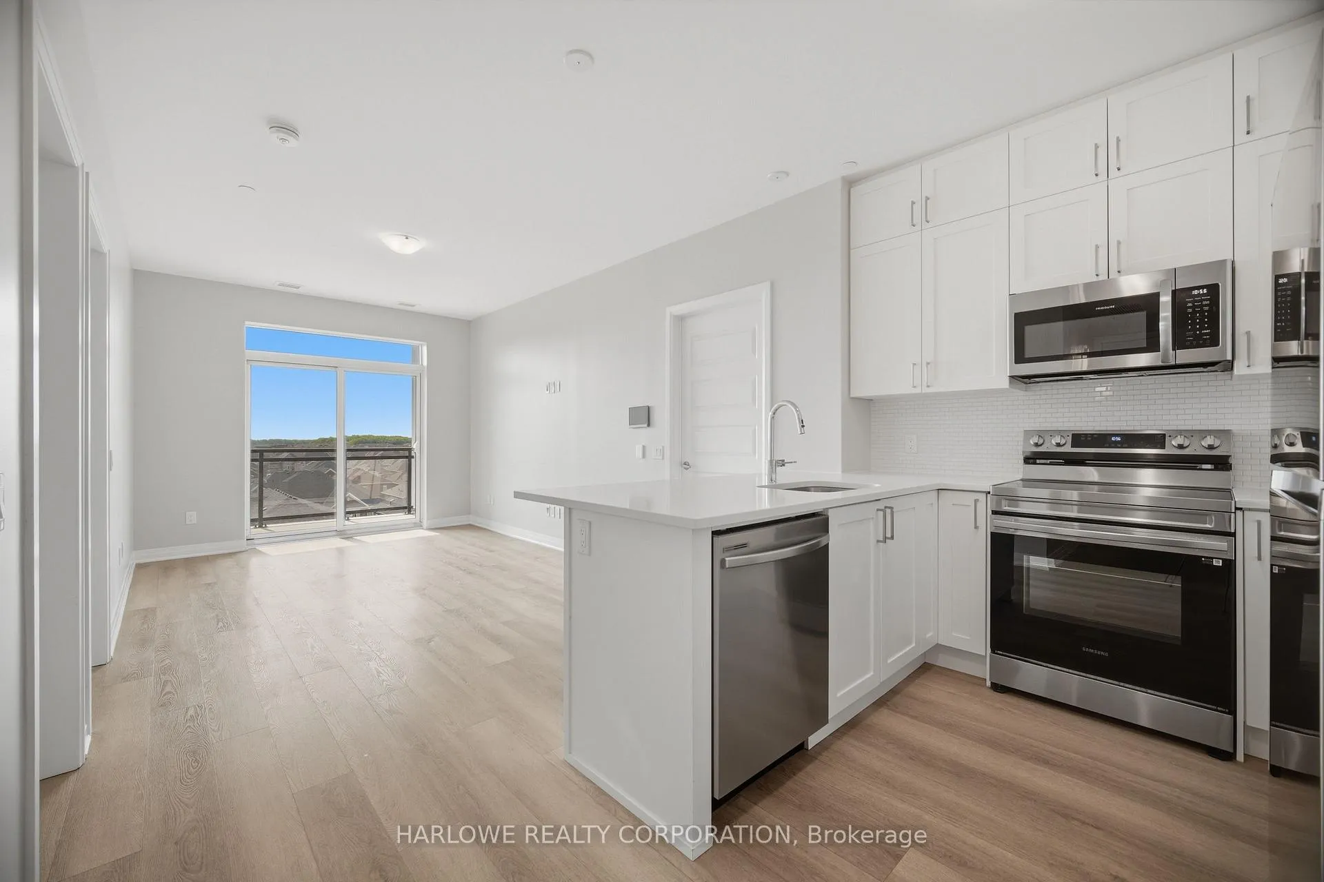 Front of Unit 516, 470 Gordon Krantz Avenue