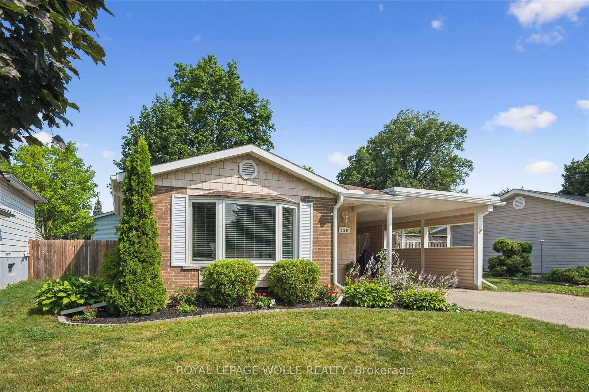 Photo 3 of 659 Glen Forrest Boulevard, Waterloo, North Lakeshore — HOMEH