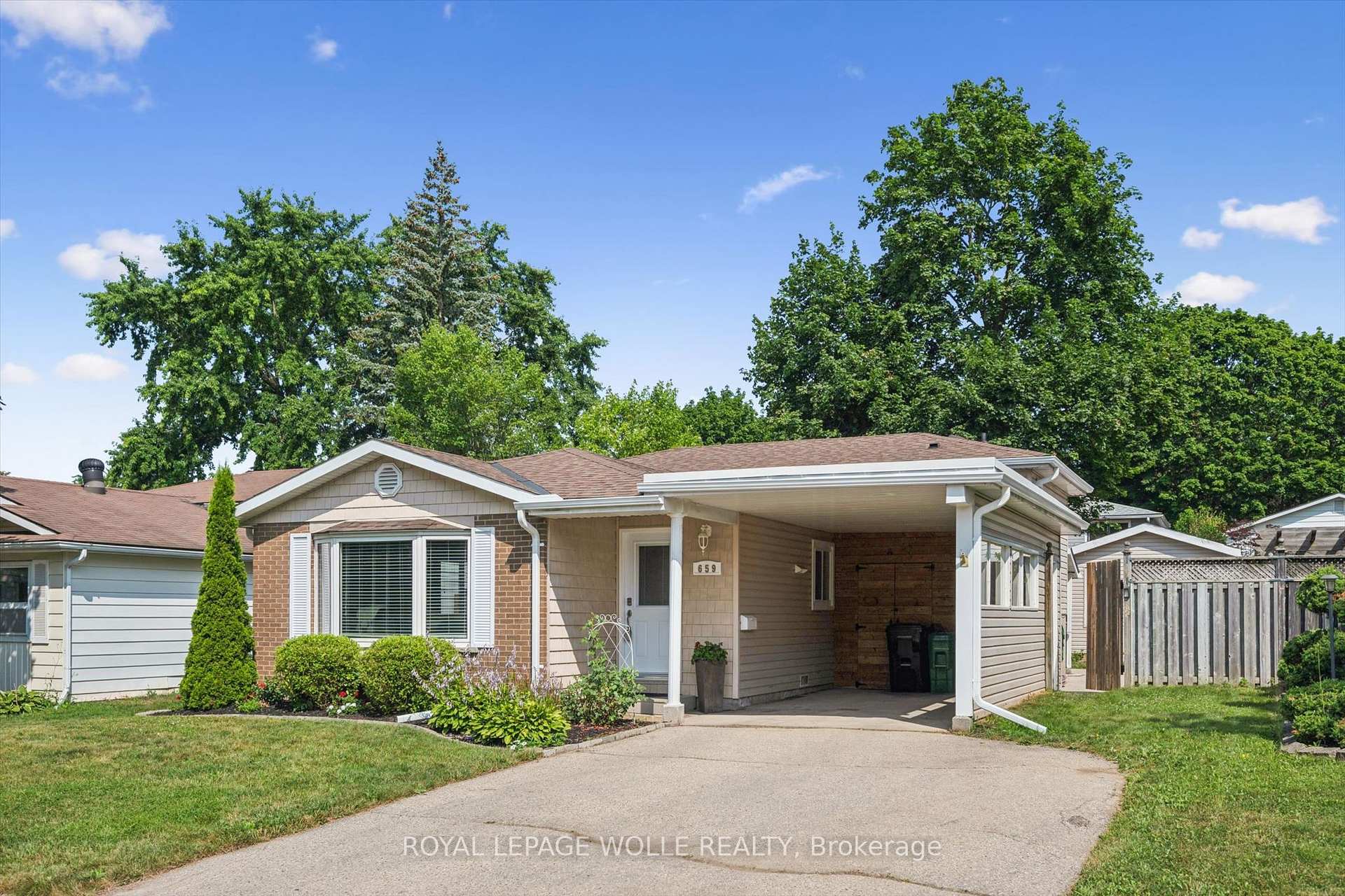 Photo 4 of 659 Glen Forrest Boulevard, Waterloo, North Lakeshore — HOMEH
