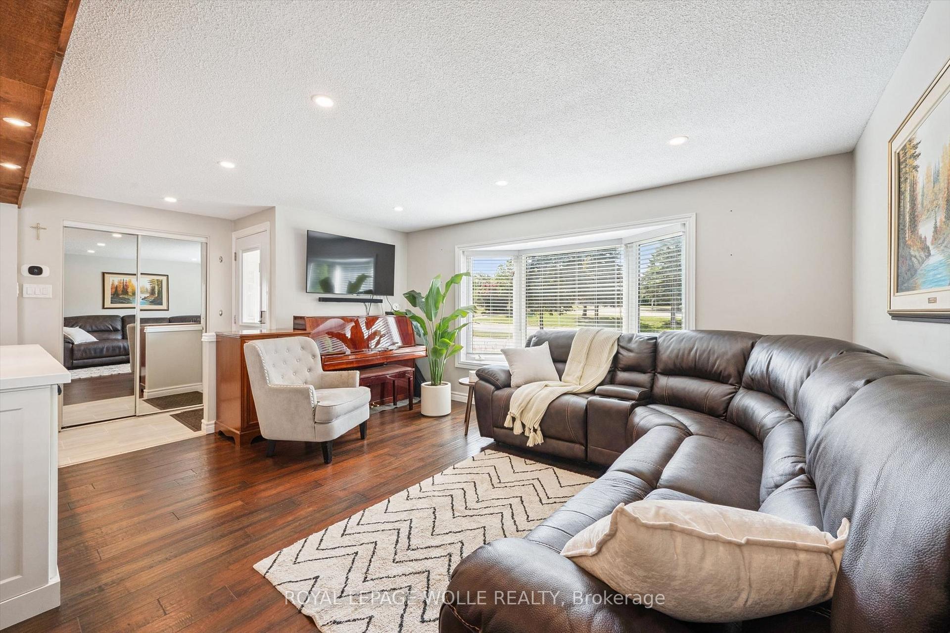 Photo 8 of 659 Glen Forrest Boulevard, Waterloo, North Lakeshore — HOMEH