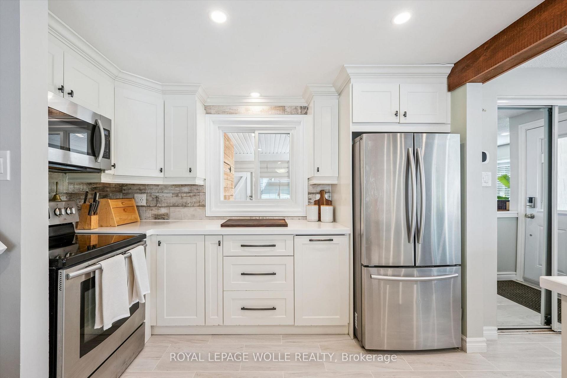 Photo 12 of 659 Glen Forrest Boulevard, Waterloo, North Lakeshore — HOMEH
