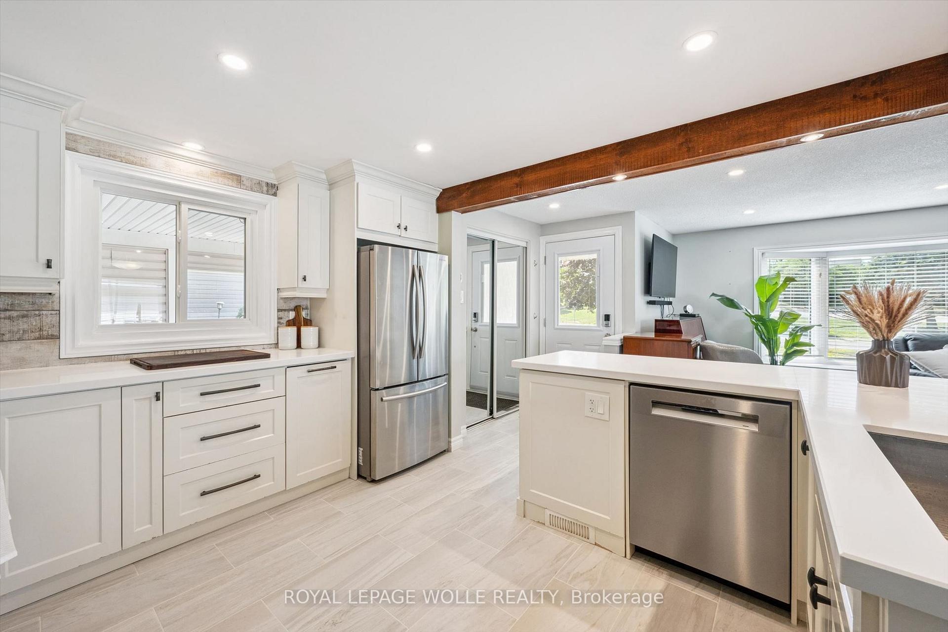 Photo 14 of 659 Glen Forrest Boulevard, Waterloo, North Lakeshore — HOMEH