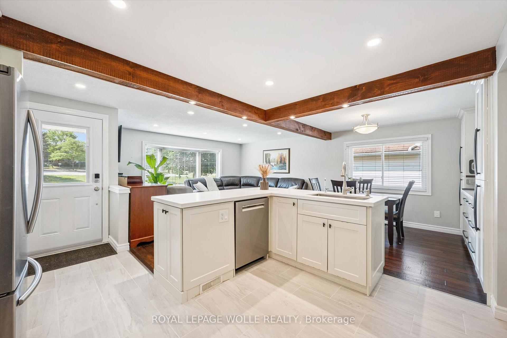 Photo 15 of 659 Glen Forrest Boulevard, Waterloo, North Lakeshore — HOMEH
