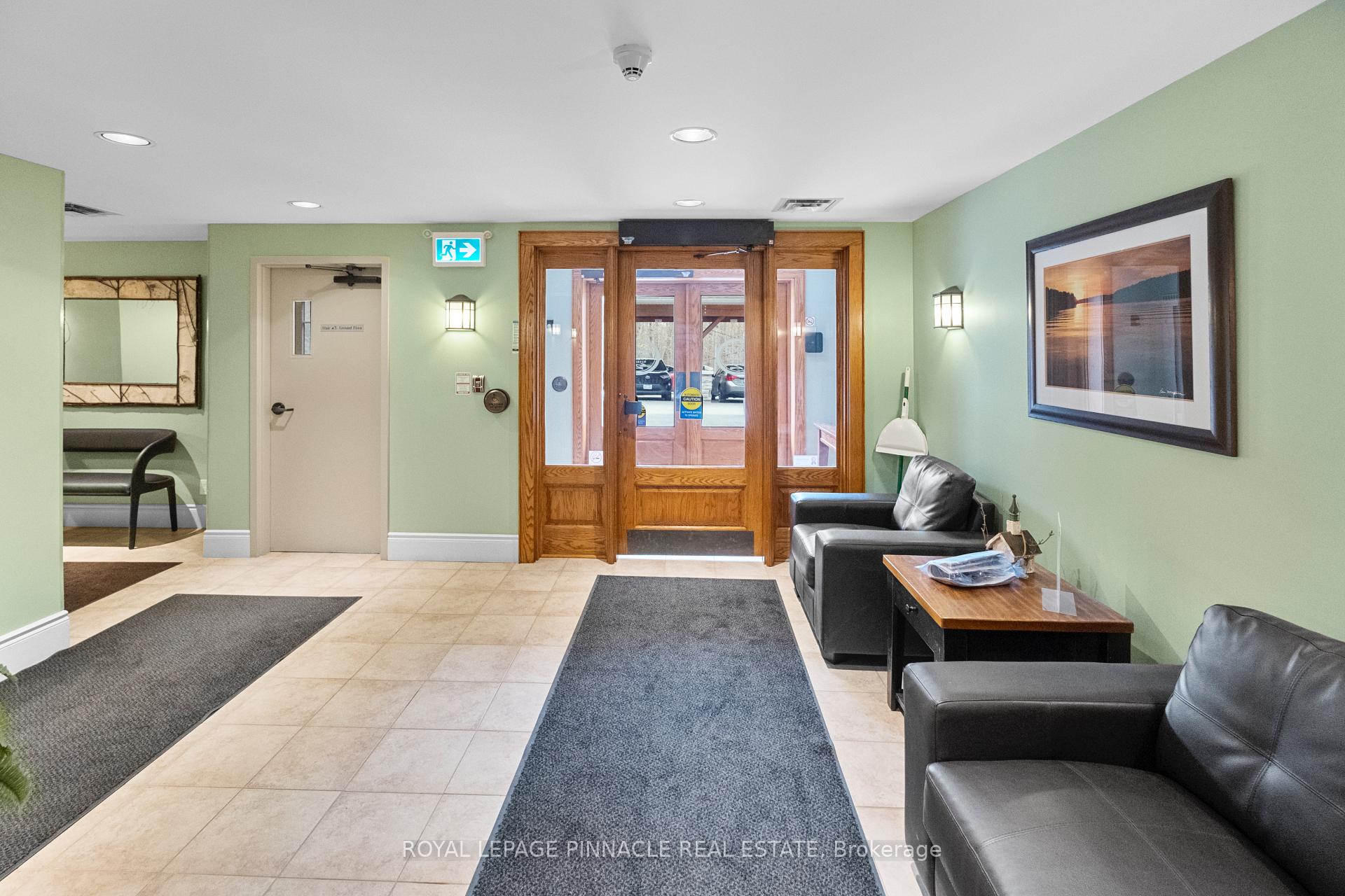 Photo 2 of Unit 404, 391 James Street W, Gravenhurst, Muskoka (S) — HOMEH