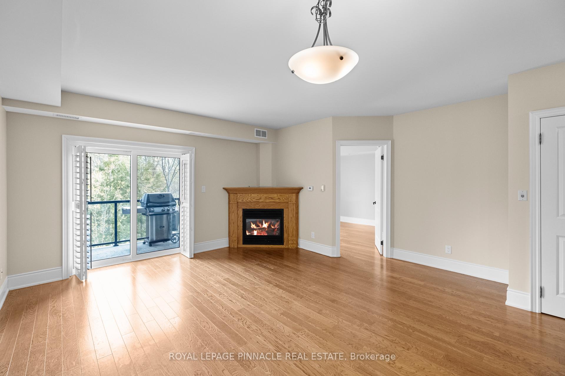 Photo 8 of Unit 404, 391 James Street W, Gravenhurst, Muskoka (S) — HOMEH
