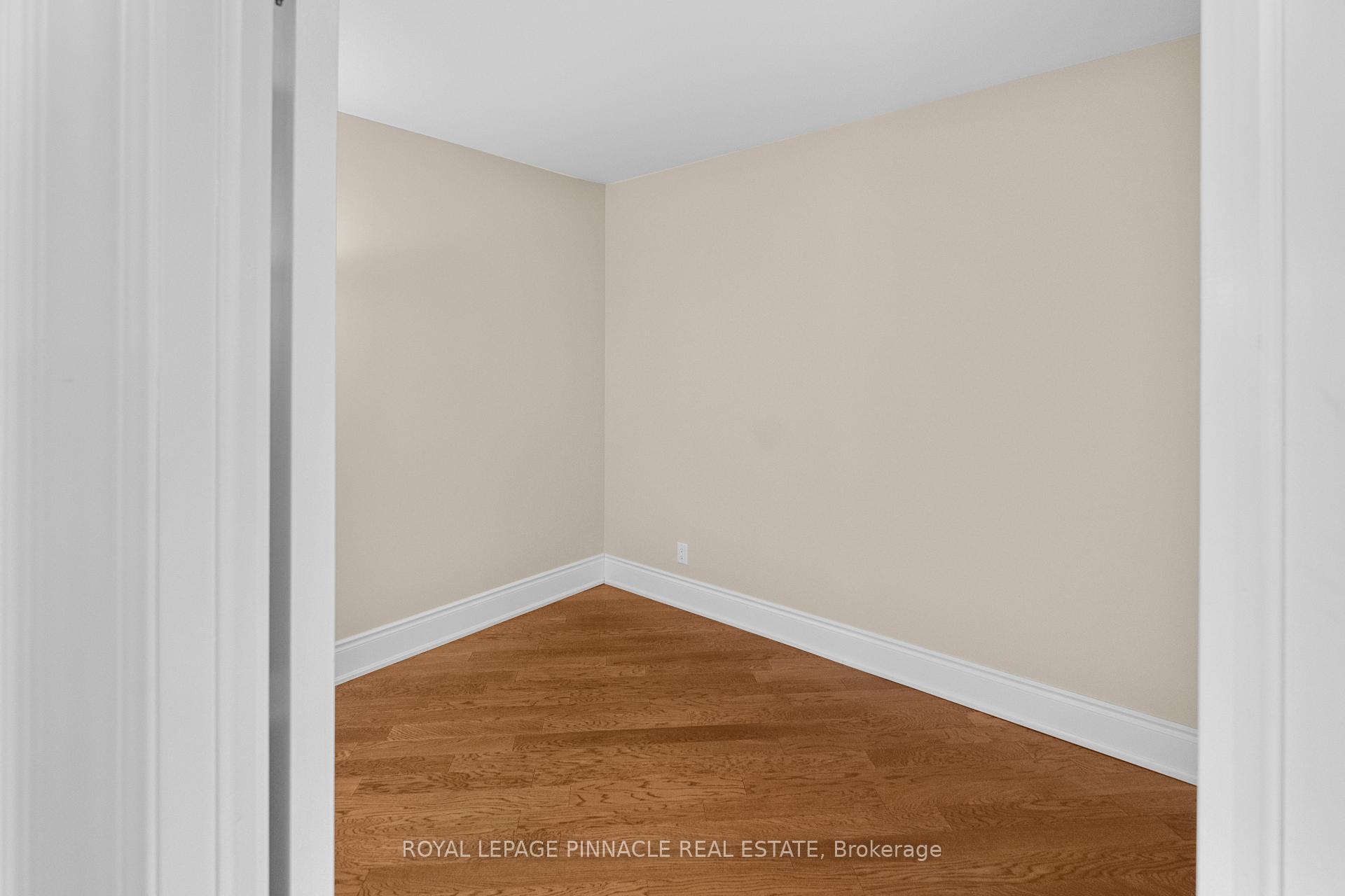 Photo 13 of Unit 404, 391 James Street W, Gravenhurst, Muskoka (S) — HOMEH