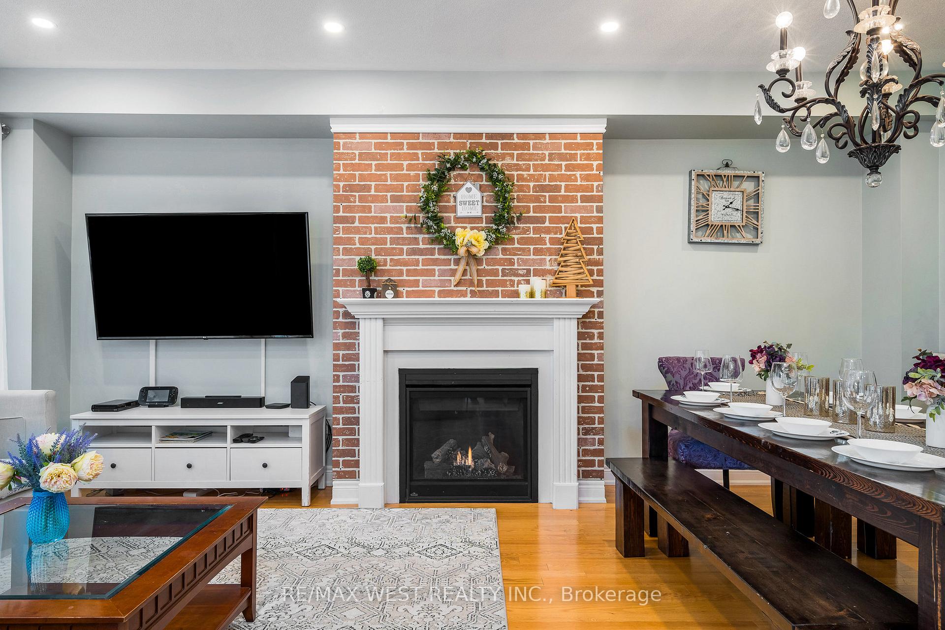 Photo 6 of Unit 37, 171 snowbridge Way, Blue Mountains — HOMEH