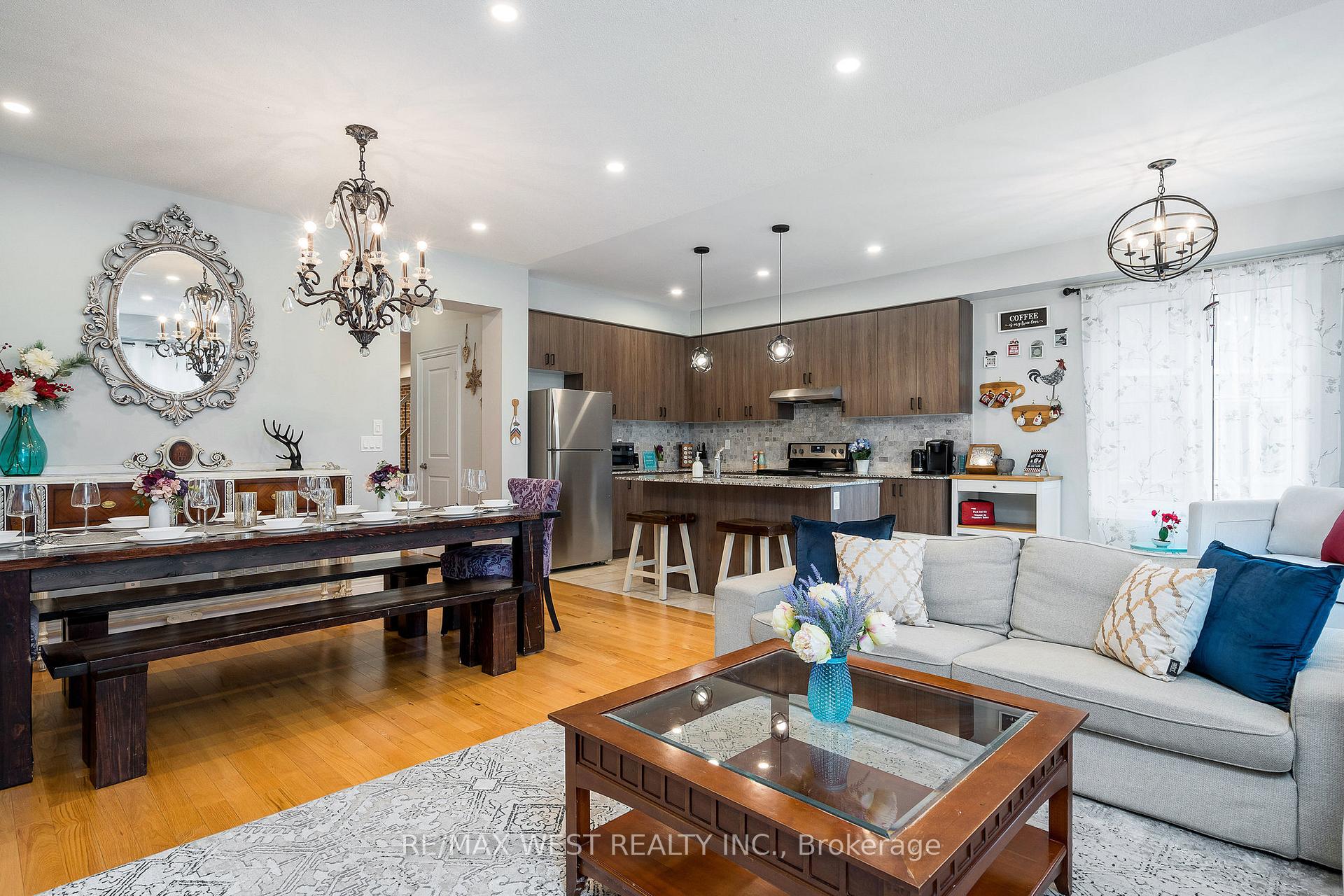 Photo 8 of Unit 37, 171 snowbridge Way, Blue Mountains — HOMEH