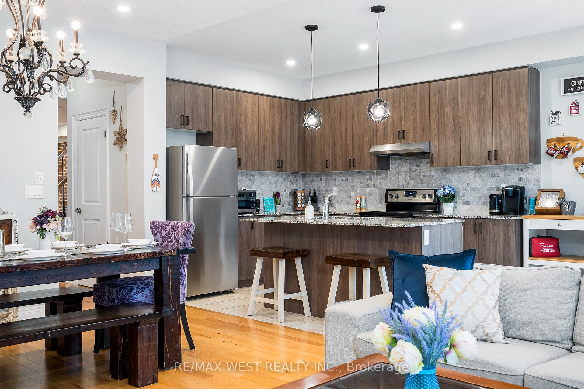 Photo 9 of Unit 37, 171 snowbridge Way, Blue Mountains — HOMEH