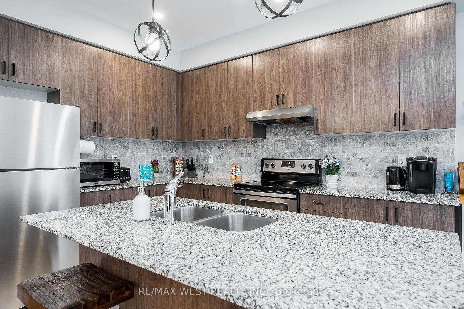Photo 13 of Unit 37, 171 snowbridge Way, Blue Mountains — HOMEH